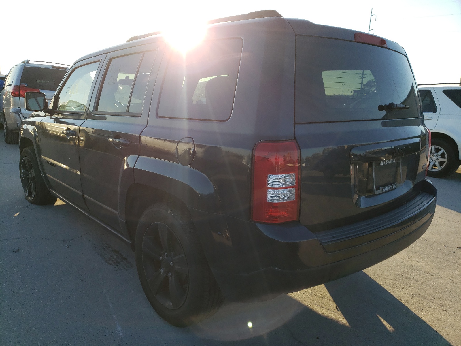 Photo 3 from auction – 2015 JEEP PATRIOT SP with VIN 1C4NJPBA2FD372152