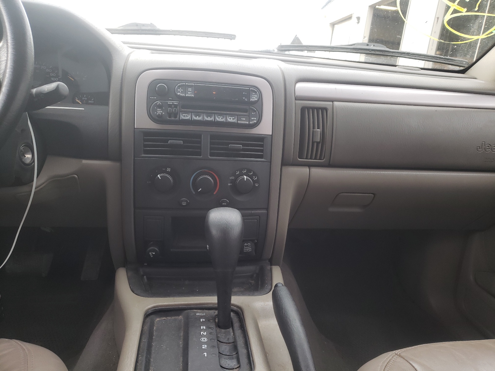 Photo 9 from auction – 2004 JEEP GRAND CHER with VIN 1J4GX48S34C262892