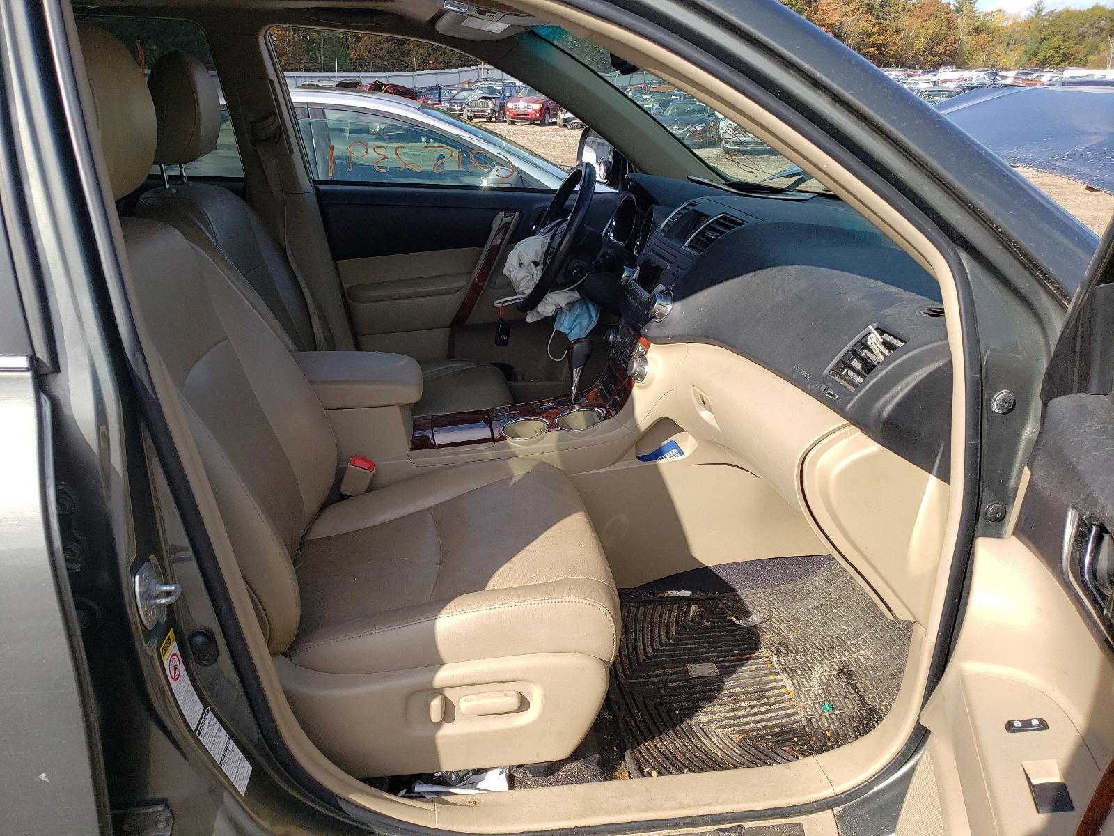 Photo 5 from auction – 2012 TOYOTA HIGHLANDER with VIN 5TDDK3EH5CS121426
