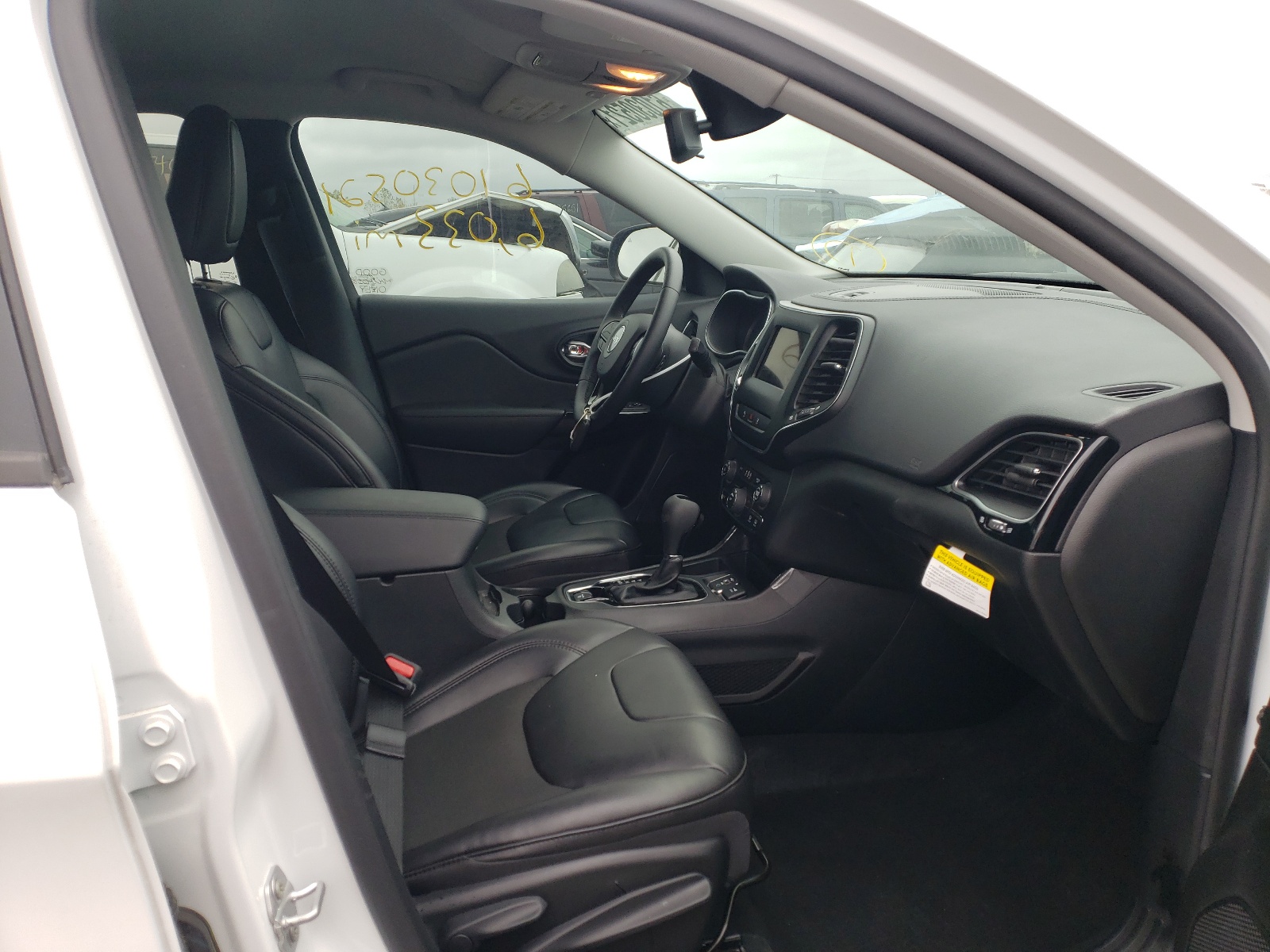 Photo 5 from auction – 2021 JEEP CHEROKEE L with VIN 1C4PJLLB6MD135010