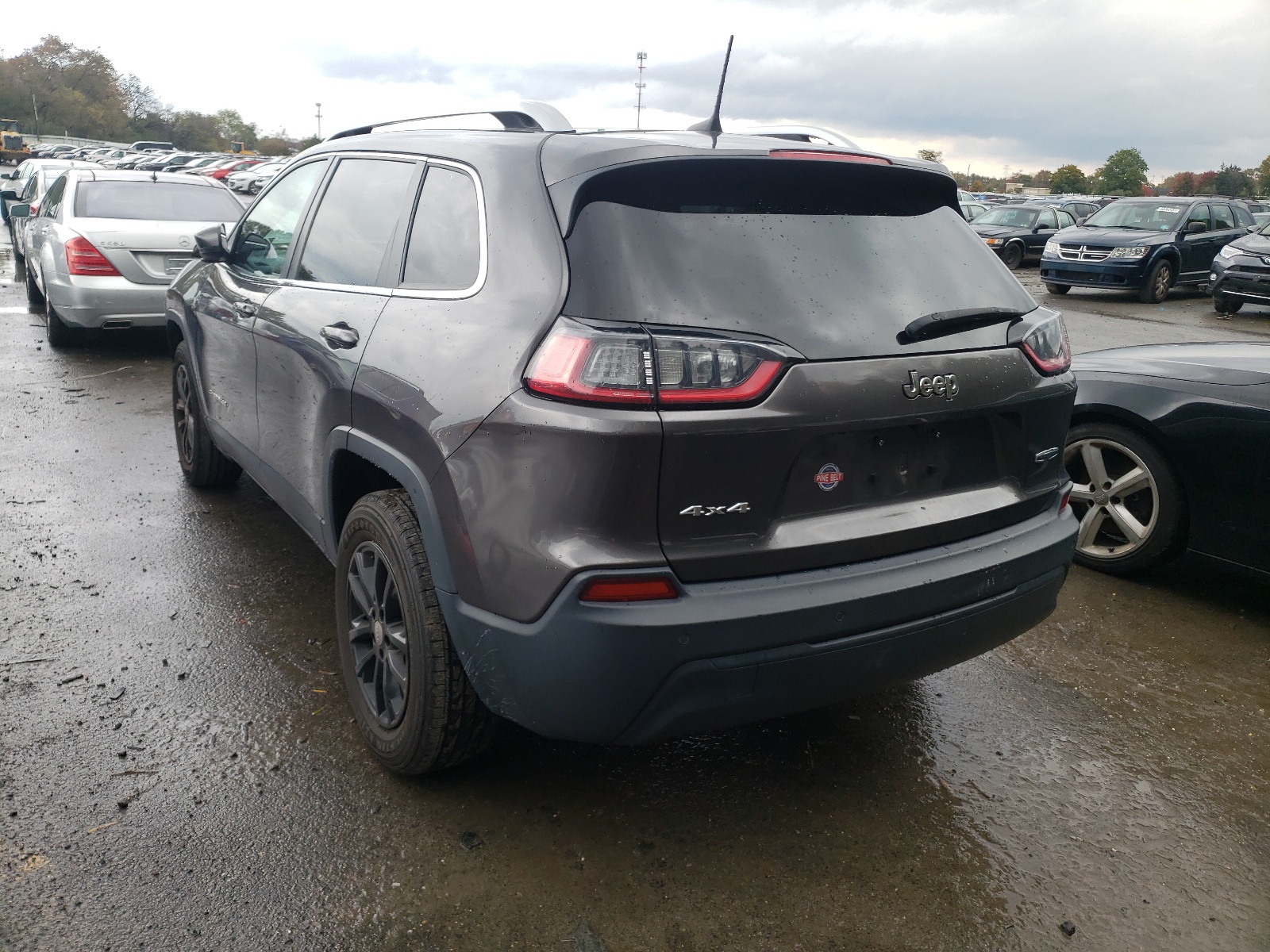 Photo 3 from auction – 2019 JEEP CHEROKEE L with VIN 1C4PJMLBXKD287214