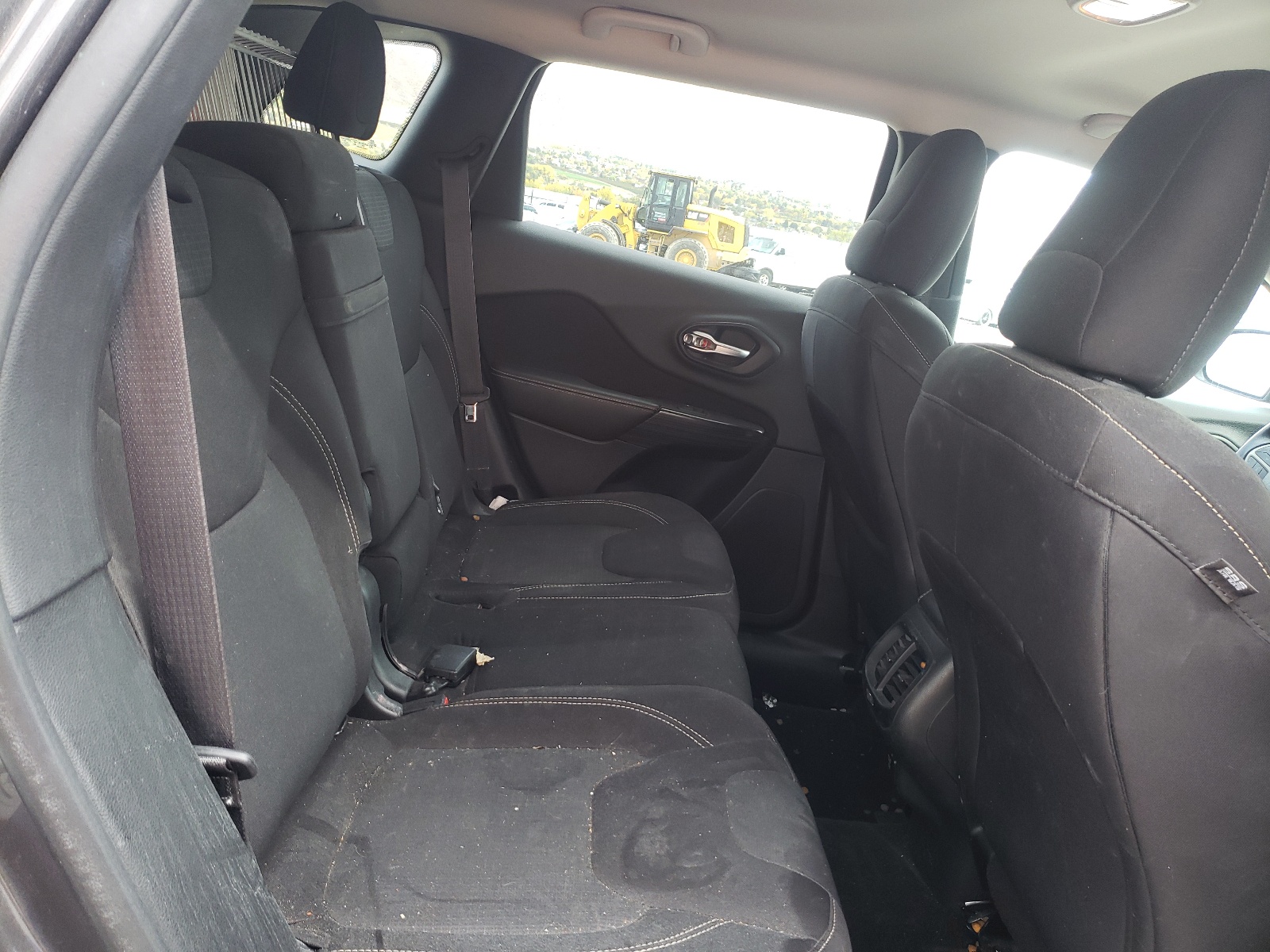 Photo 6 from auction – 2015 JEEP CHEROKEE L with VIN 1C4PJMCBXFW609523