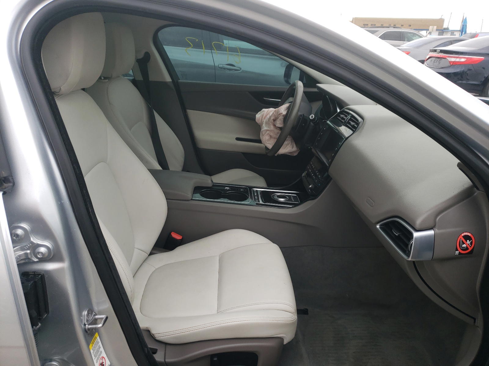 Photo 5 from auction – 2017 JAGUAR XE with VIN SAJAR4BG1HA965162