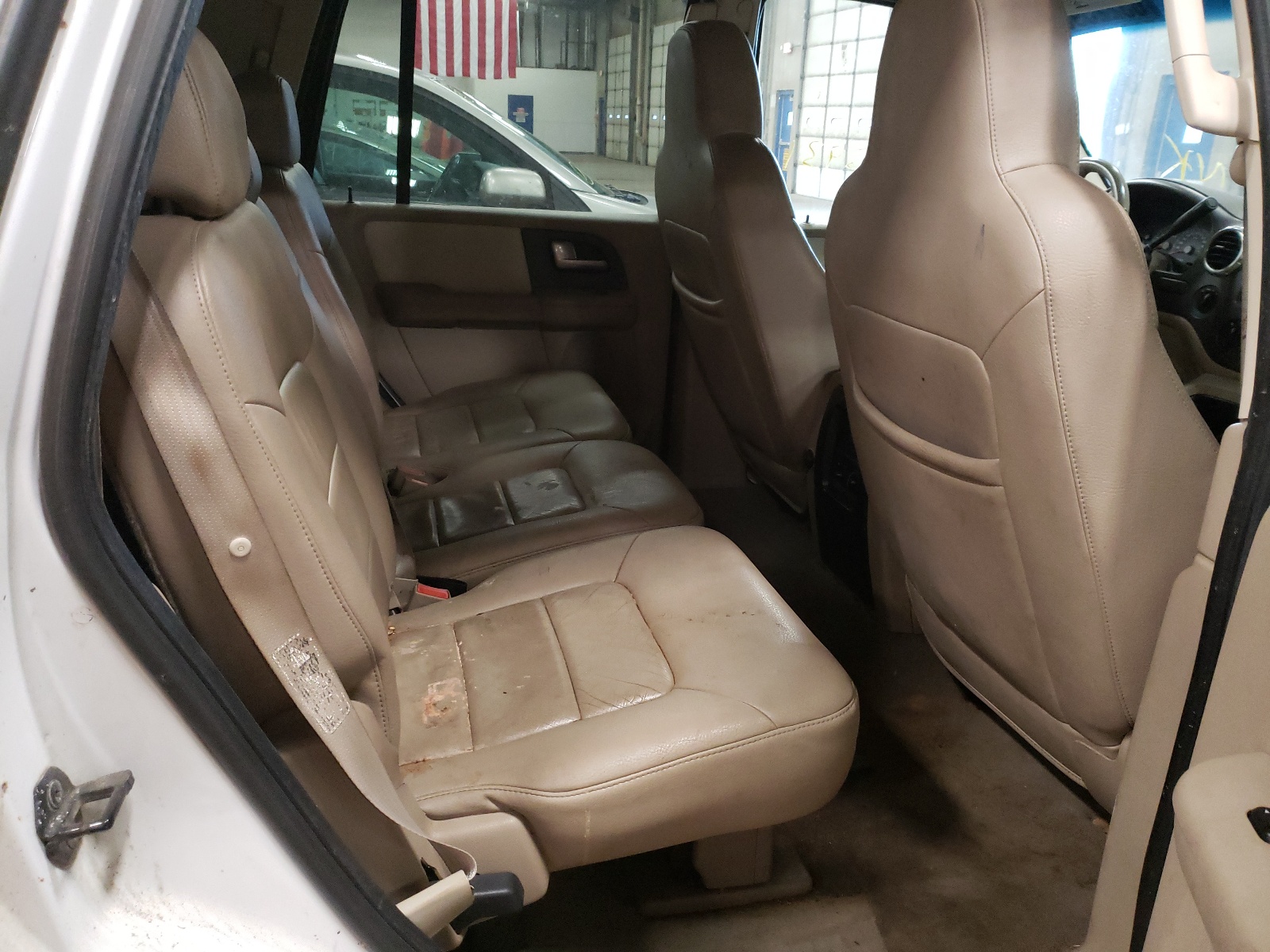 Photo 6 from auction – 2003 FORD EXPEDITION with VIN 1FMFU16LX3LB88532