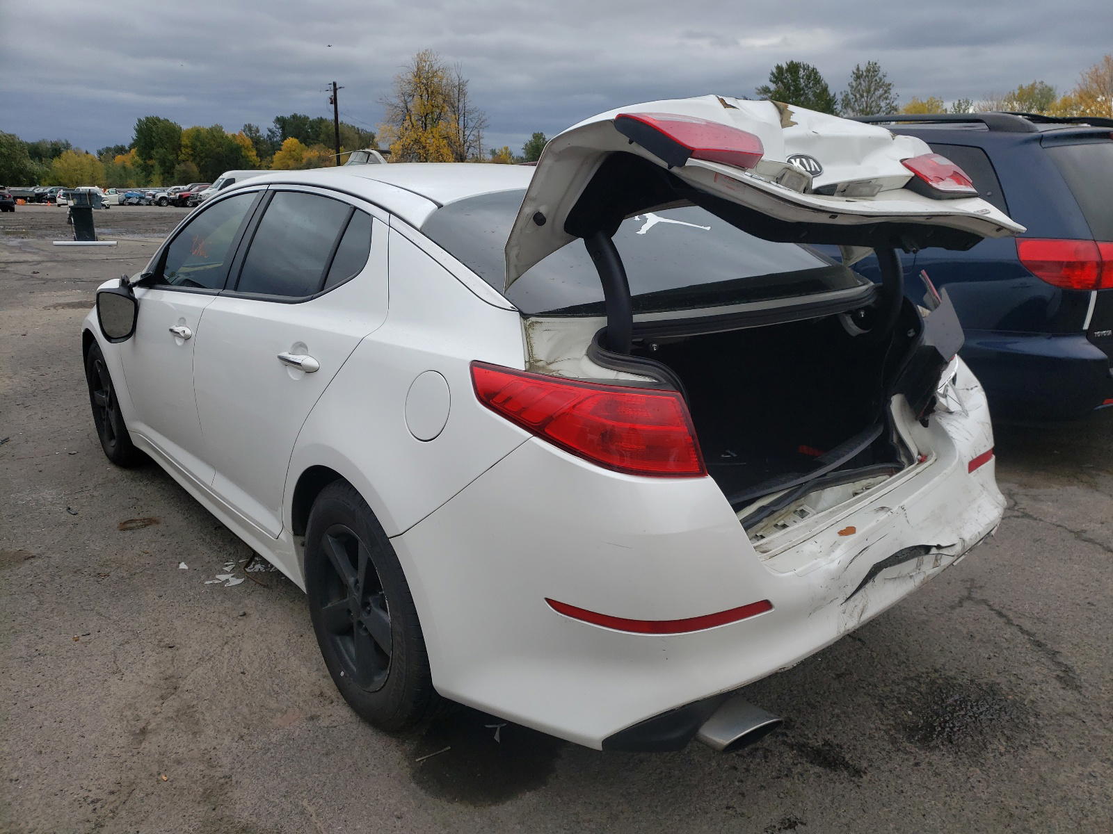 Photo 3 from auction – 2015 KIA OPTIMA LX with VIN KNAGM4A72F5546281