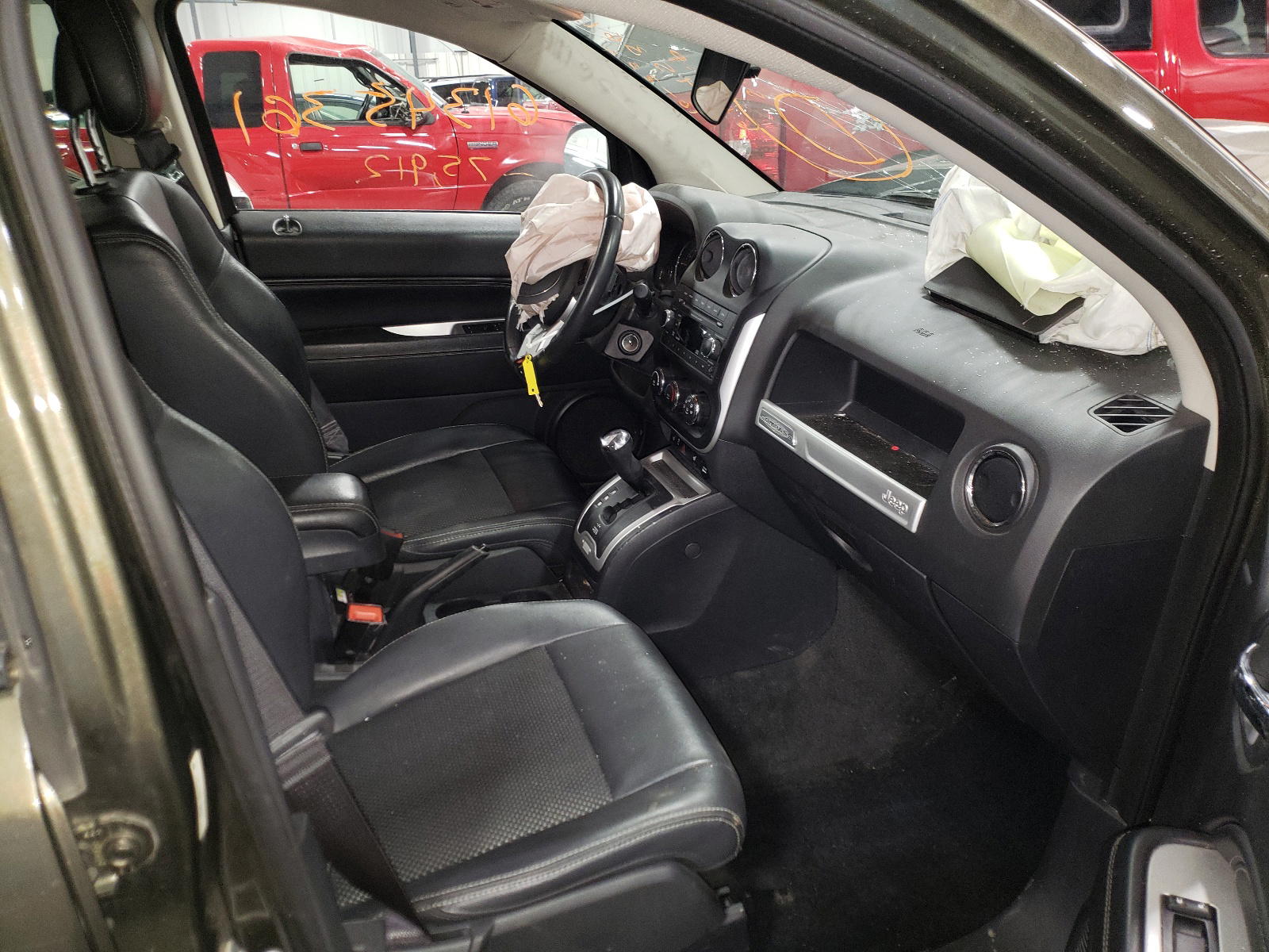 Photo 5 from auction – 2015 JEEP COMPASS LA with VIN 1C4NJDEB9FD183629