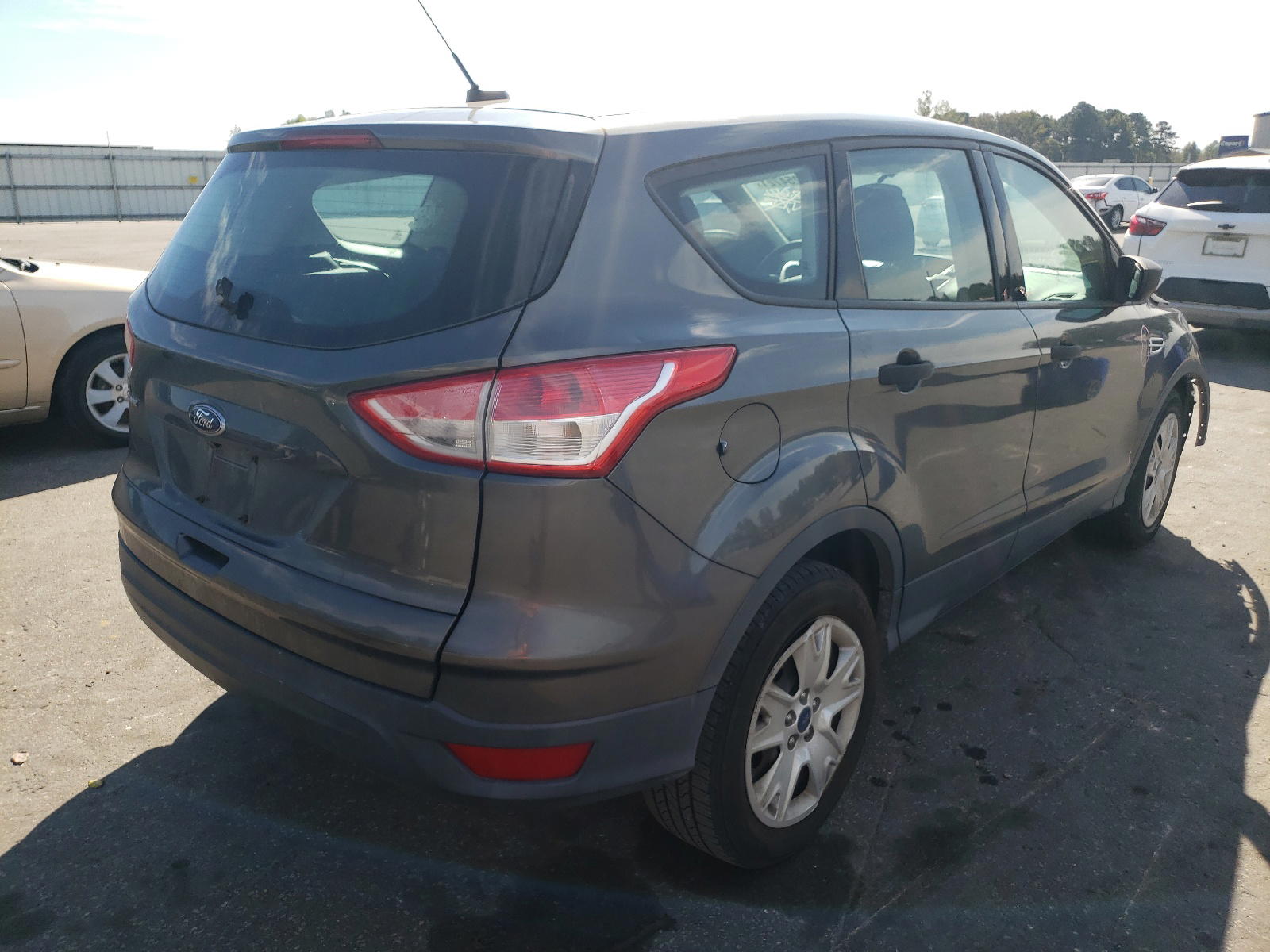 Photo 4 from auction – 2015 FORD ESCAPE S with VIN 1FMCU0F78FUB56922