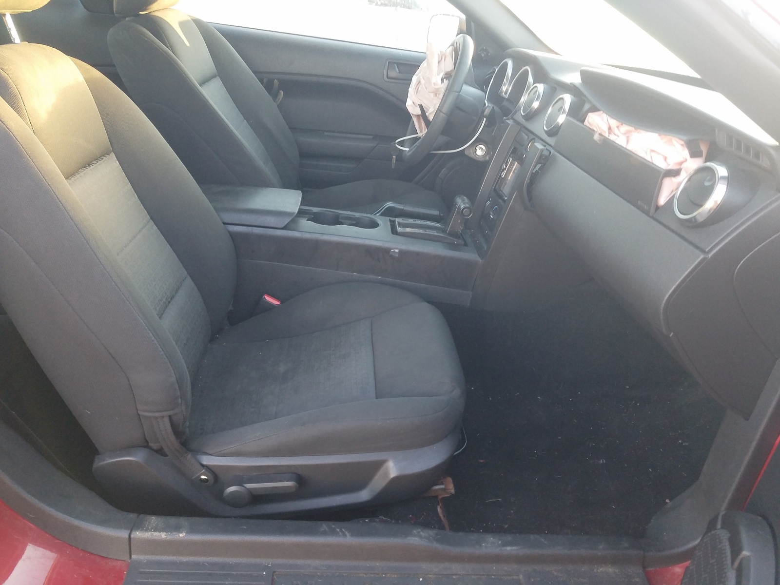 Photo 5 from auction – 2005 FORD MUSTANG with VIN 1ZVFT80N755141084