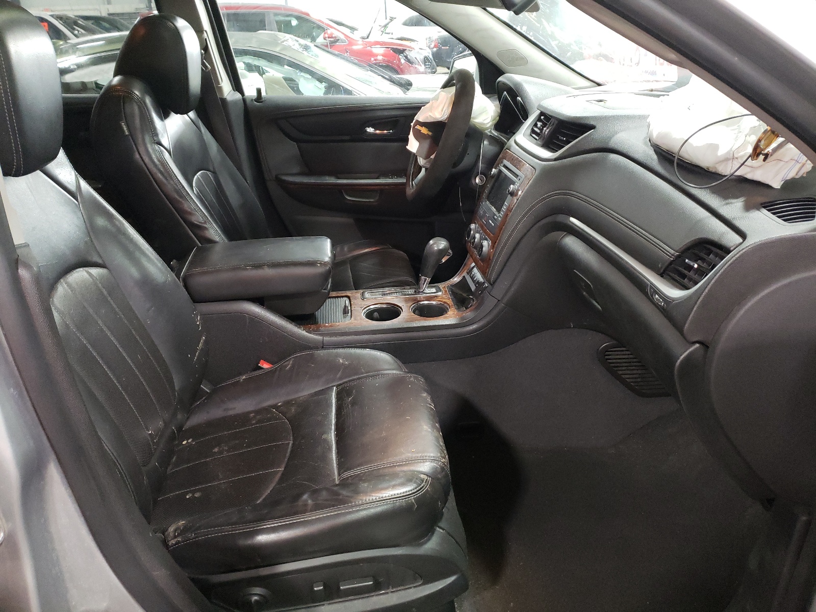 Photo 5 from auction – 2013 CHEVROLET TRAVERSE L with VIN 1GNKVLKD5DJ267816