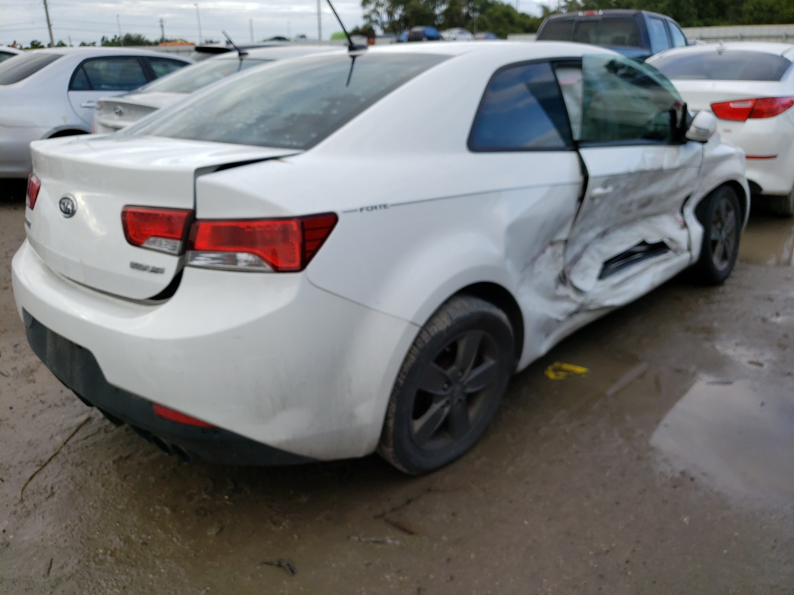 Photo 4 from auction – 2010 KIA FORTE EX with VIN KNAFU6A27A5168379