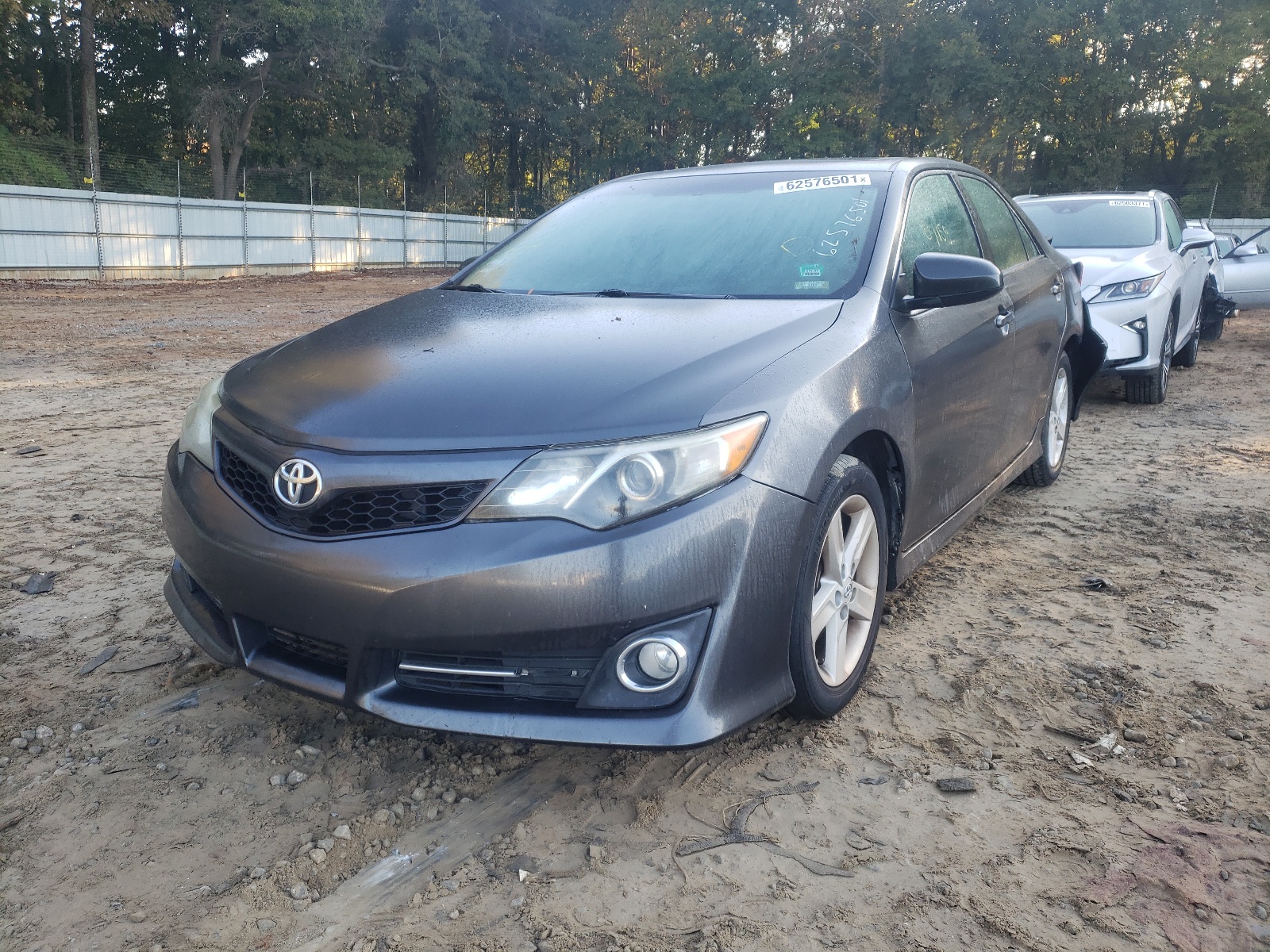 Zdjęcie 2 z aukcji – 2012 TOYOTA CAMRY BASE z VIN 4T1BF1FK4CU057557