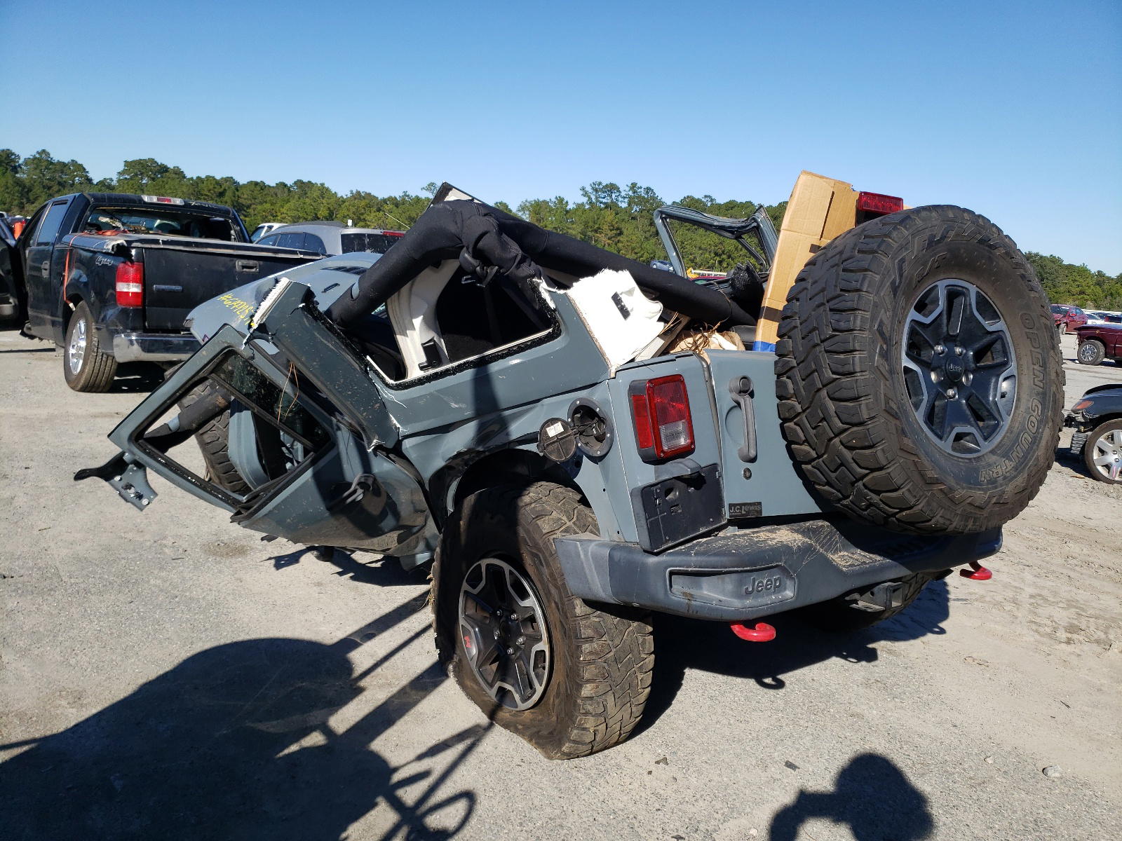 Photo 3 from auction – 2015 JEEP WRANGLER U with VIN 1C4BJWFG3FL540642