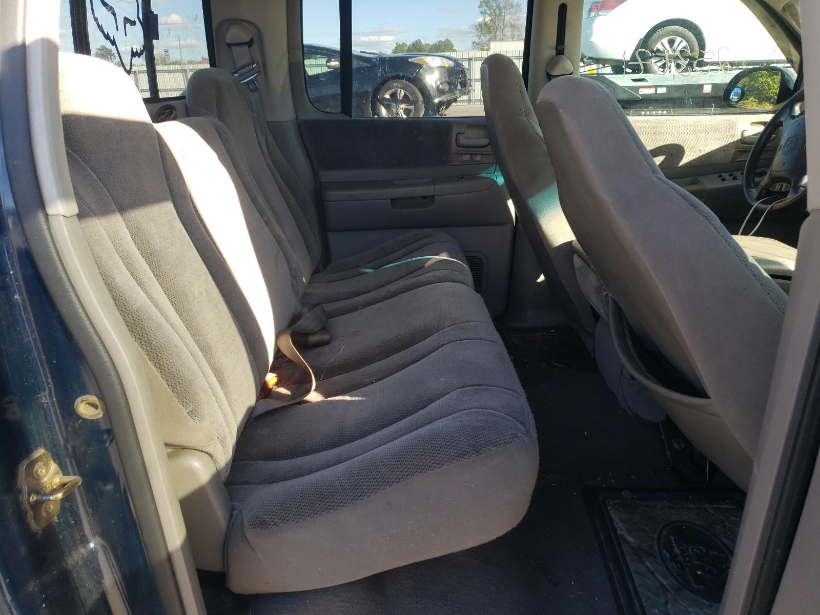 Photo 6 from auction – 2001 DODGE DAKOTA QUA with VIN 1B7HL2AX71S292320