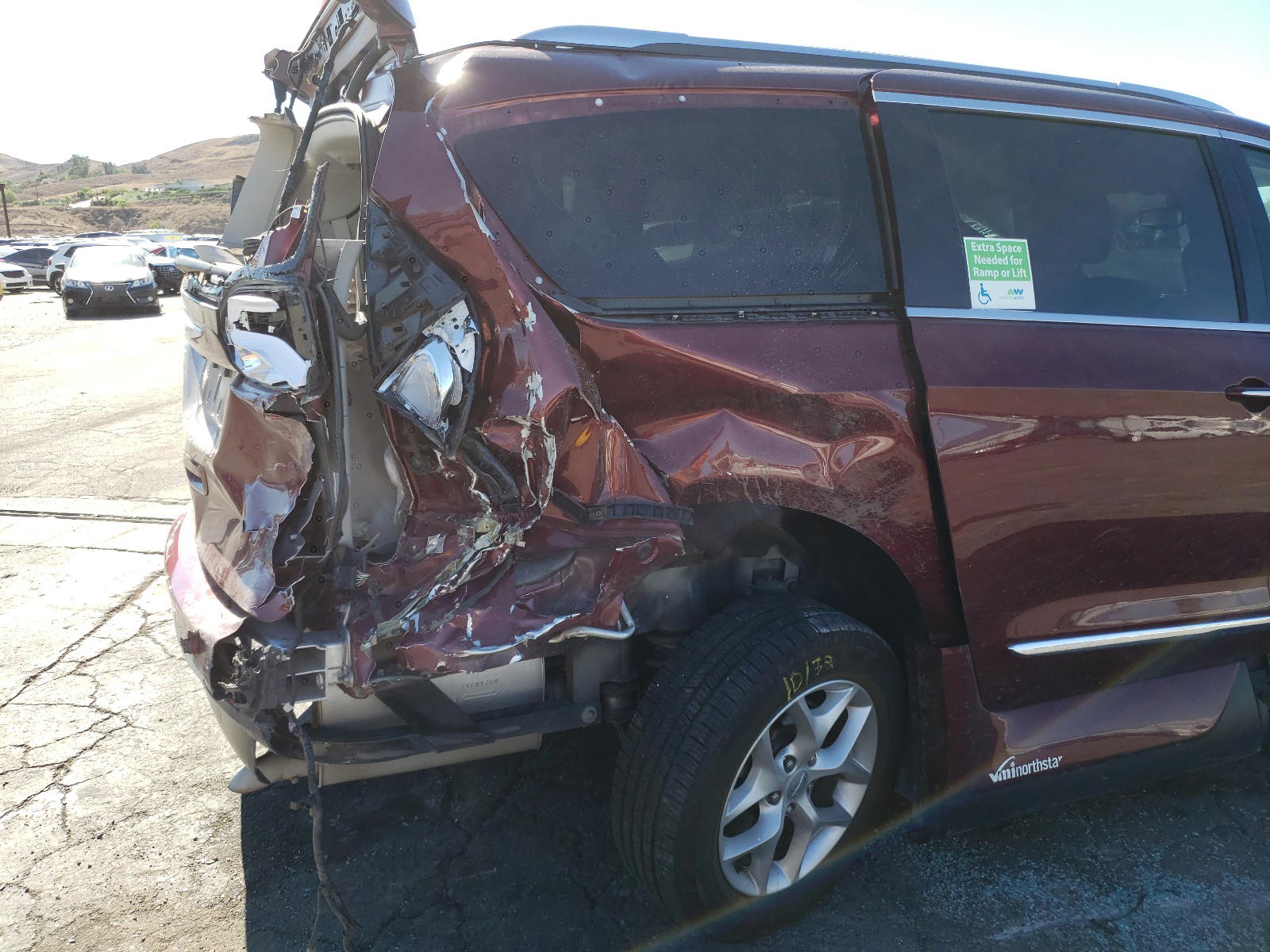 Photo 9 from auction – 2018 CHRYSLER PACIFICA T with VIN 2C4RC1BG9JR340494