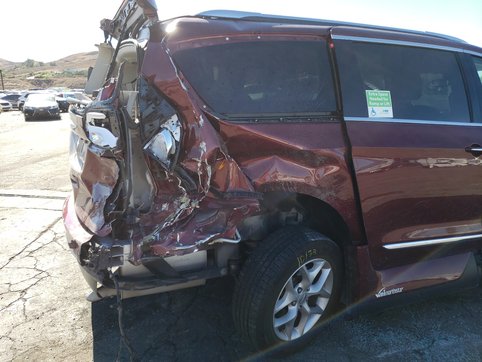 صورة رقم 9 من المزاد - 2018 CHRYSLER PACIFICA T مع VIN 2C4RC1BG9JR340494