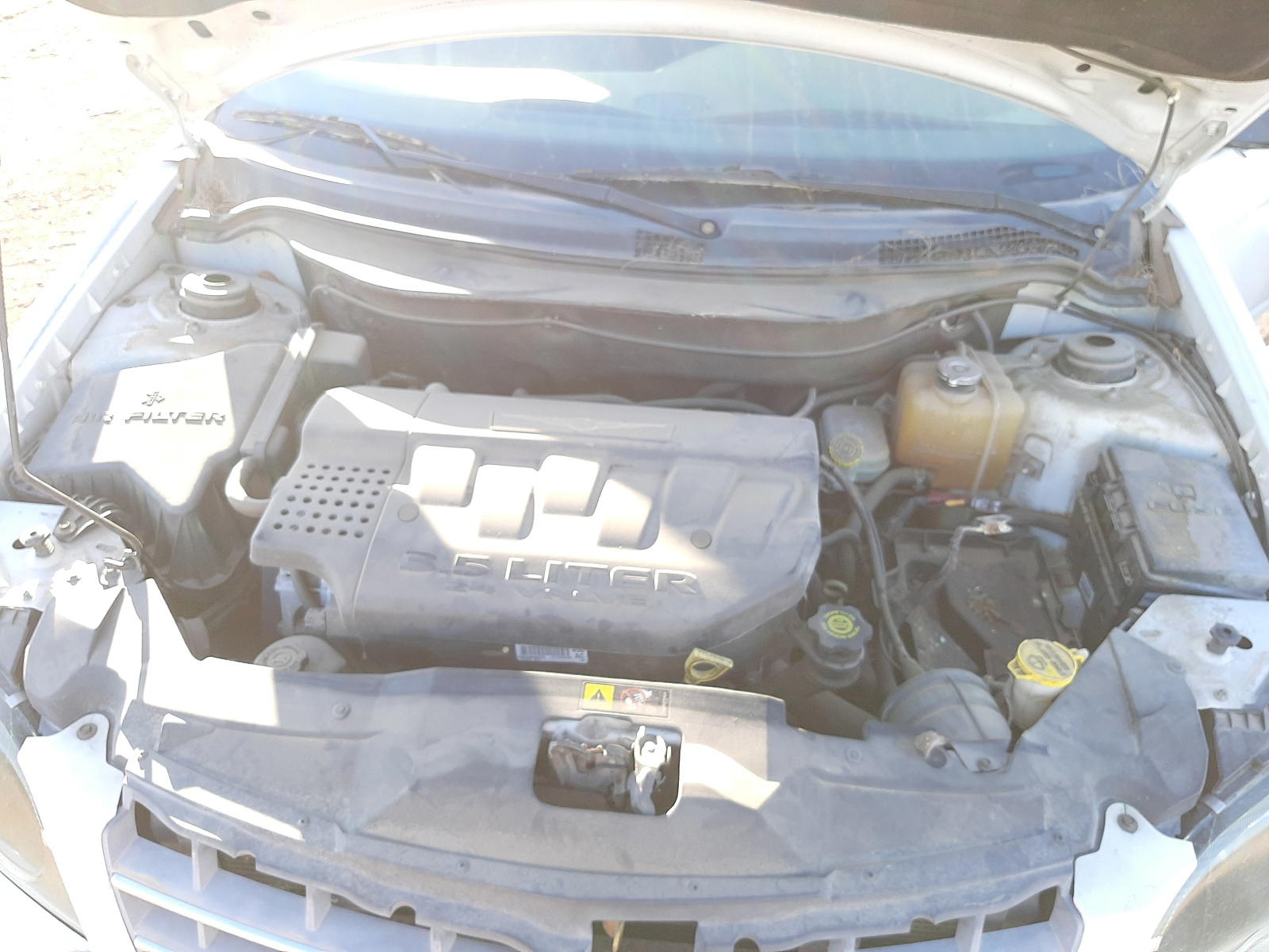 Photo 7 from auction – 2004 CHRYSLER PACIFICA with VIN 2C8GM68464R639992