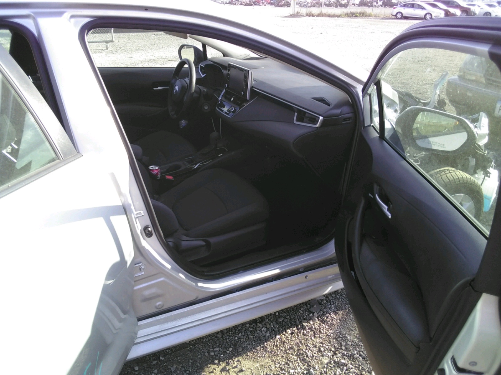 Photo 5 from auction – 2020 TOYOTA COROLLA LE with VIN 5YFEPRAE0LP075680