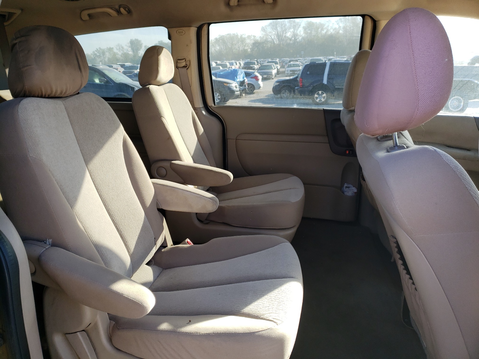 Photo 6 from auction – 2011 KIA SEDONA LX with VIN KNDMG4C73B6413530