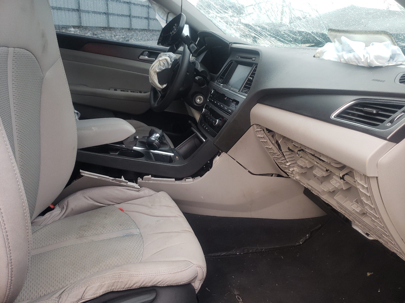 Photo 5 from auction – 2016 HYUNDAI SONATA SPO with VIN 5NPE34AF1GH268575