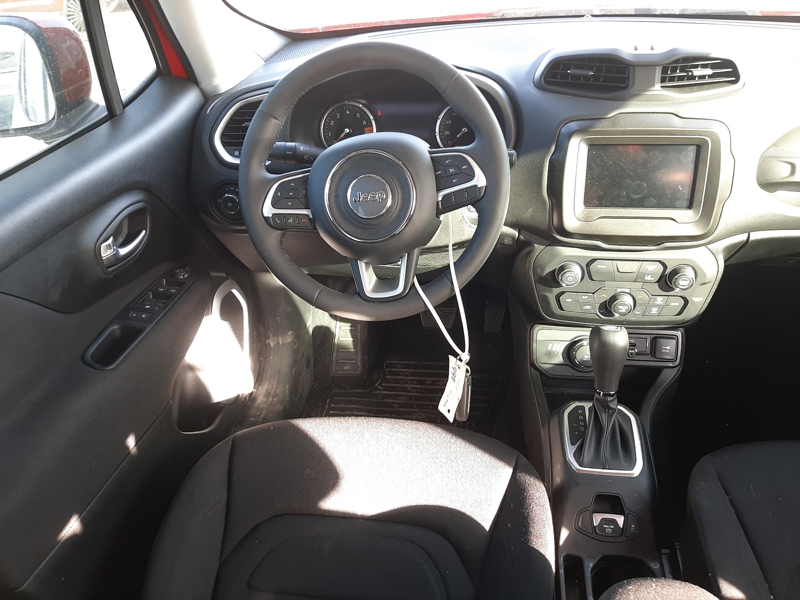 Photo 9 from auction – 2021 JEEP RENEGADE L with VIN ZACNJDBB4MPM50904