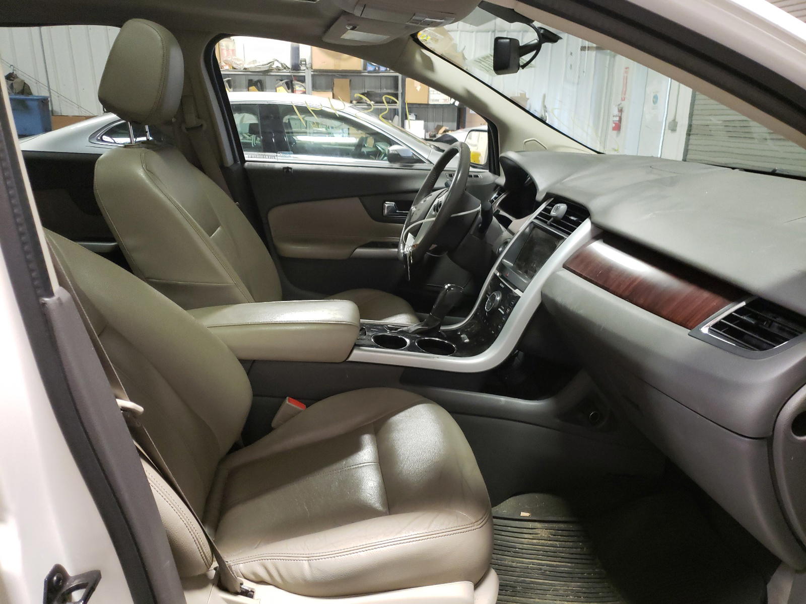 Photo 5 from auction – 2014 FORD EDGE LIMIT with VIN 2FMDK4KC3EBA96878