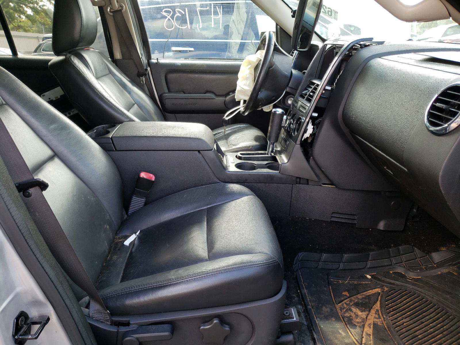 Photo 5 from auction – 2009 FORD EXPLORER X with VIN 1FMEU63E49UA21178