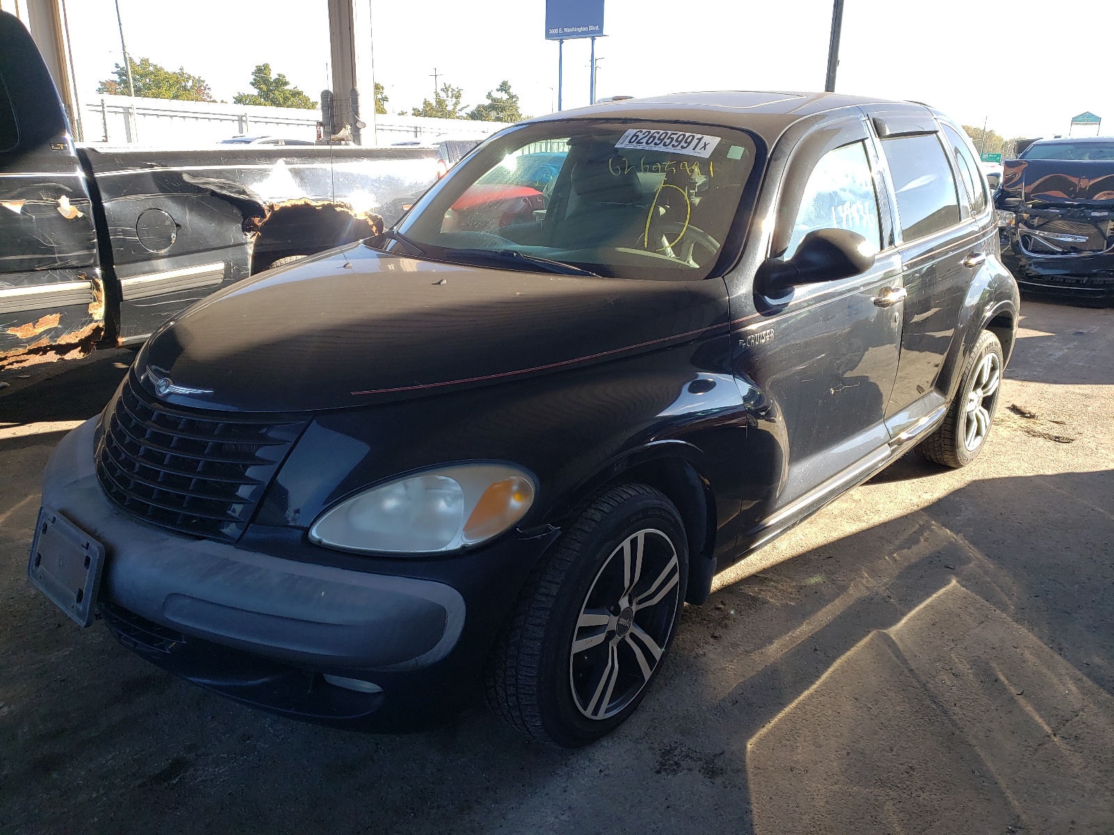 Photo 2 from auction – 2002 CHRYSLER PT CRUISER with VIN 3C8FY68B12T240514