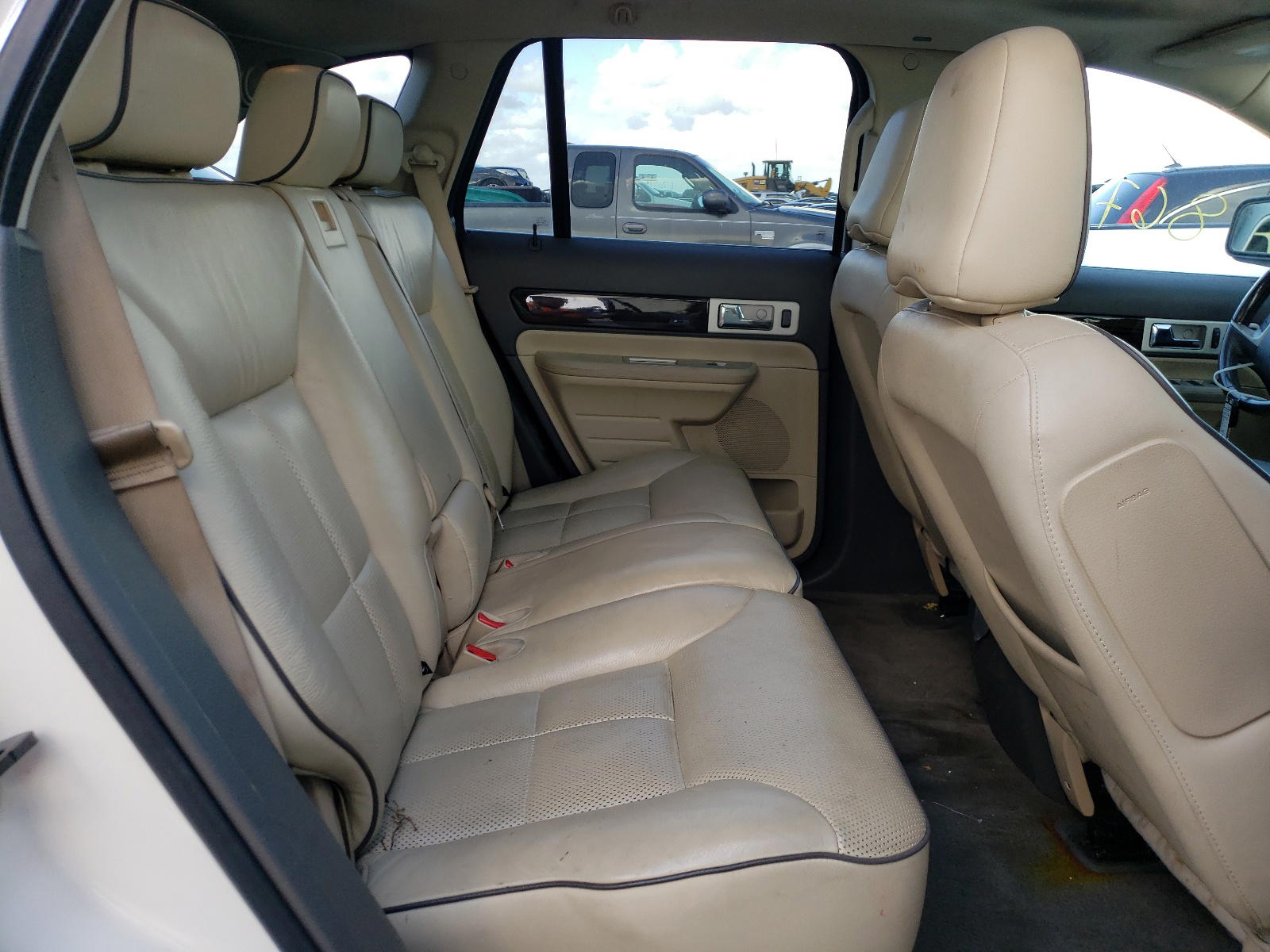 Photo 6 from auction – 2008 LINCOLN MKX with VIN 2LMDU68C88BJ25880