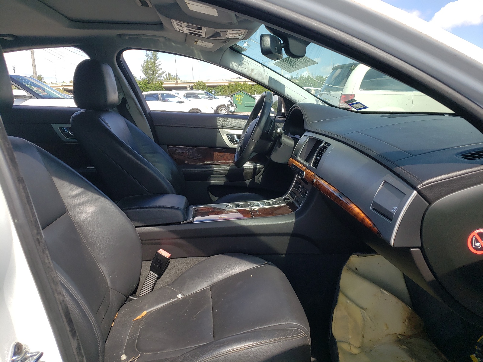 صورة رقم 5 من المزاد - 2014 JAGUAR XF مع VIN SAJWJ0EF0E8U28259