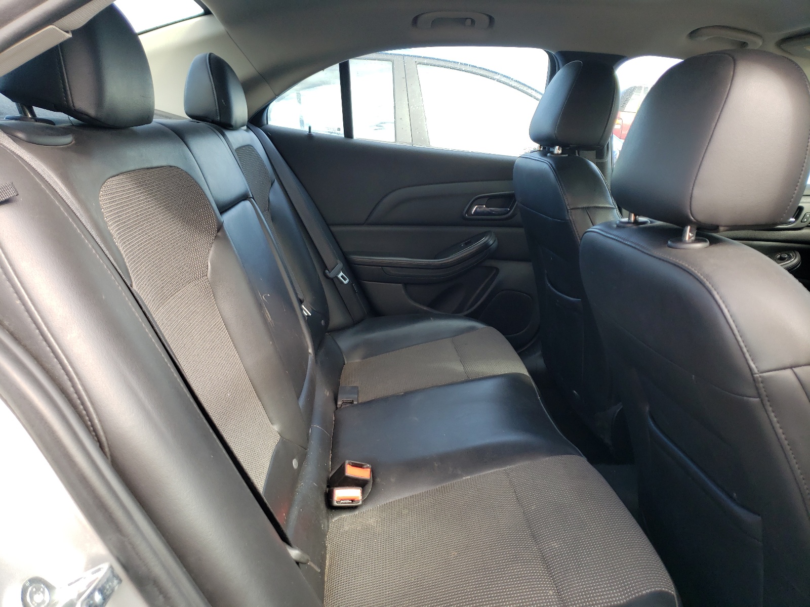 Photo 6 from auction – 2016 CHEVROLET MALIBU LIM with VIN 1G11C5SA9GF110933