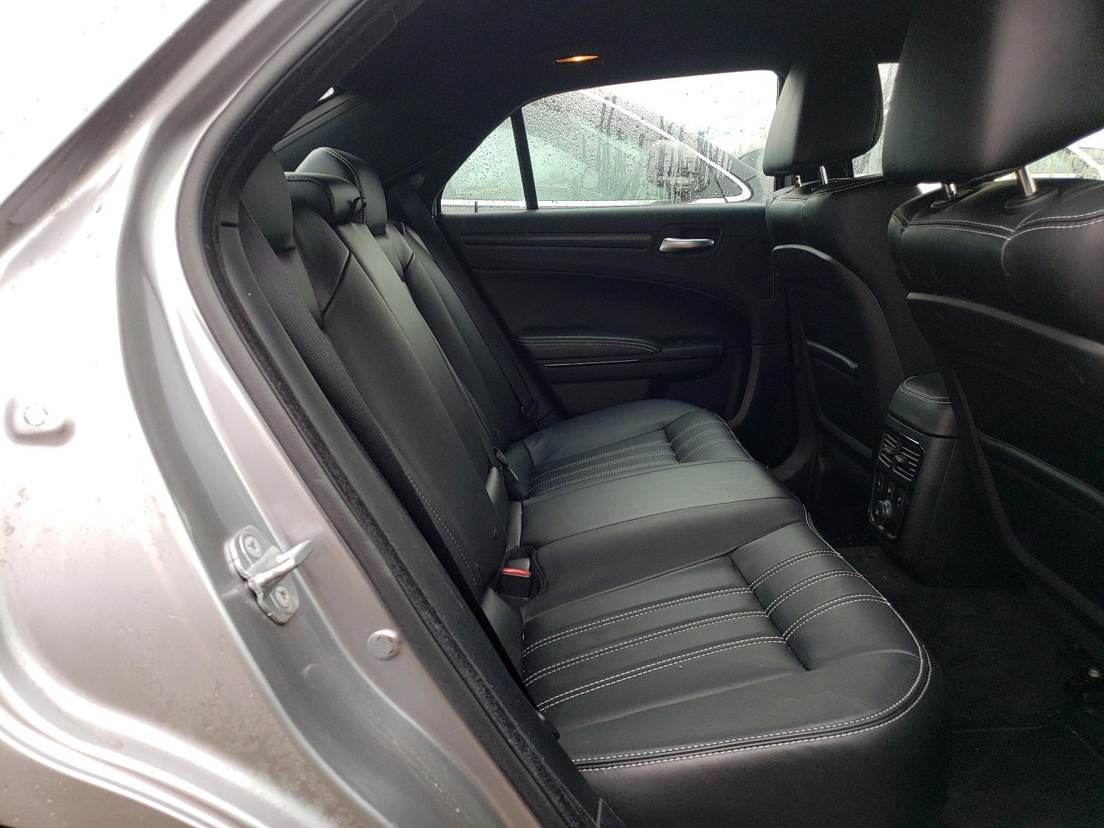 Photo 6 from auction – 2014 CHRYSLER 300 S with VIN 2C3CCAGG8EH158042