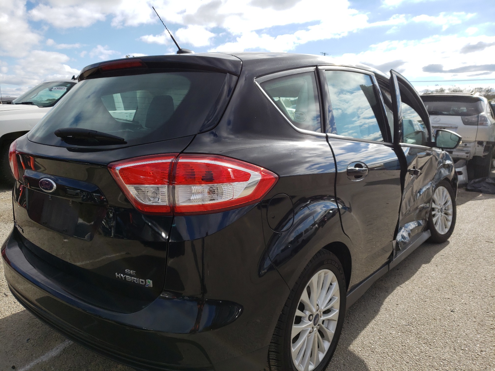 Photo 4 from auction – 2017 FORD C-MAX SE with VIN 1FADP5AU9HL106362