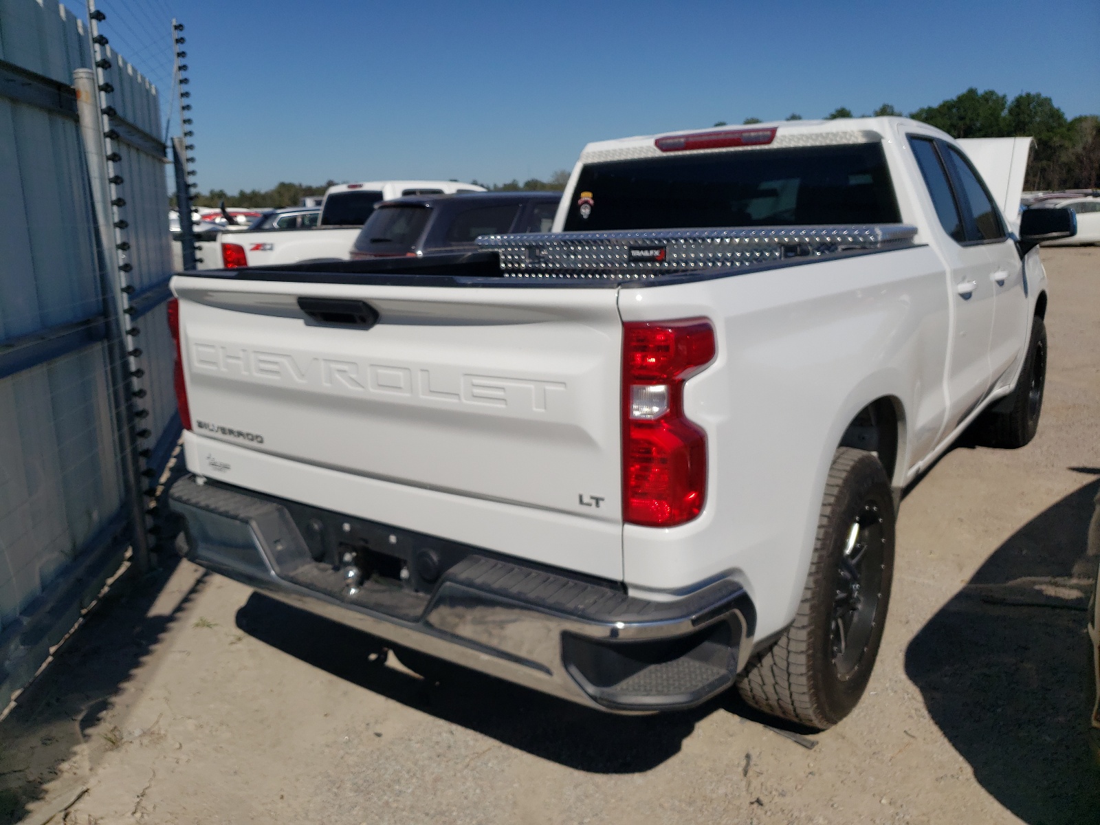 Photo 4 from auction – 2020 CHEVROLET SILVERADO with VIN 1GCRWCED1LZ138679