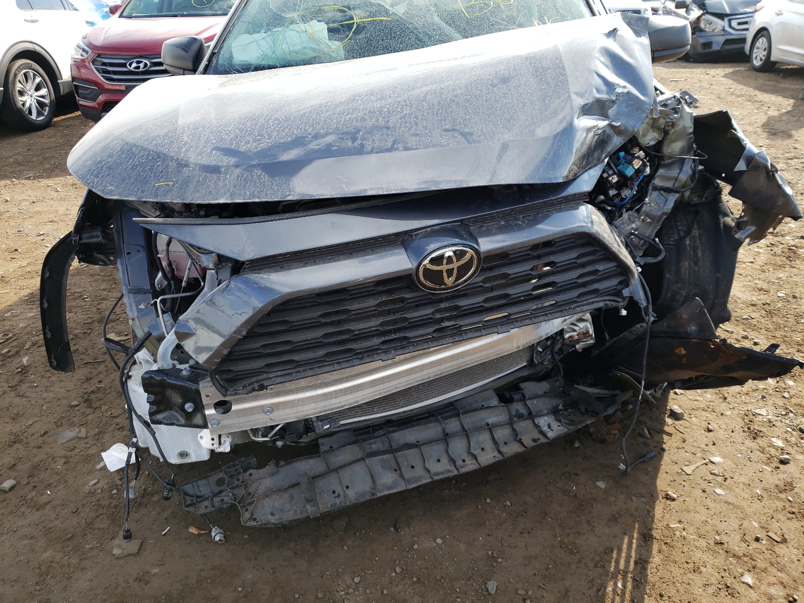 Photo 9 from auction – 2019 TOYOTA RAV4 LE with VIN 2T3F1RFV0KC030579