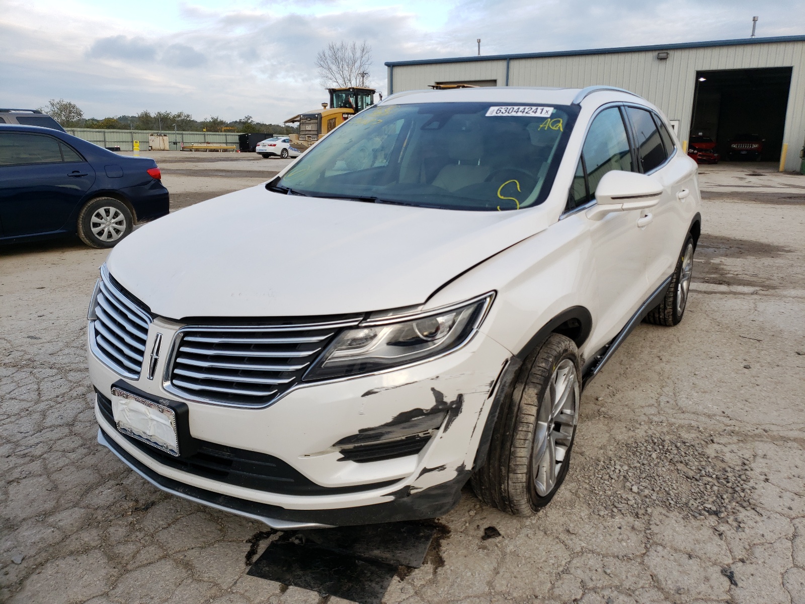 Photo 2 from auction – 2017 LINCOLN MKC RESERV with VIN 5LMTJ3DH3HUL51087