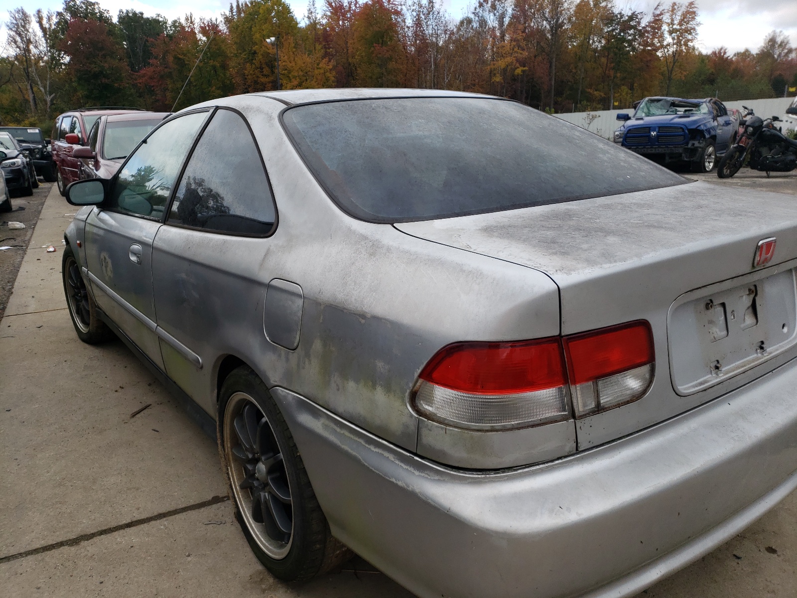 Photo 3 from auction – 2000 HONDA CIVIC with VIN 1HGEJ8145YL007573