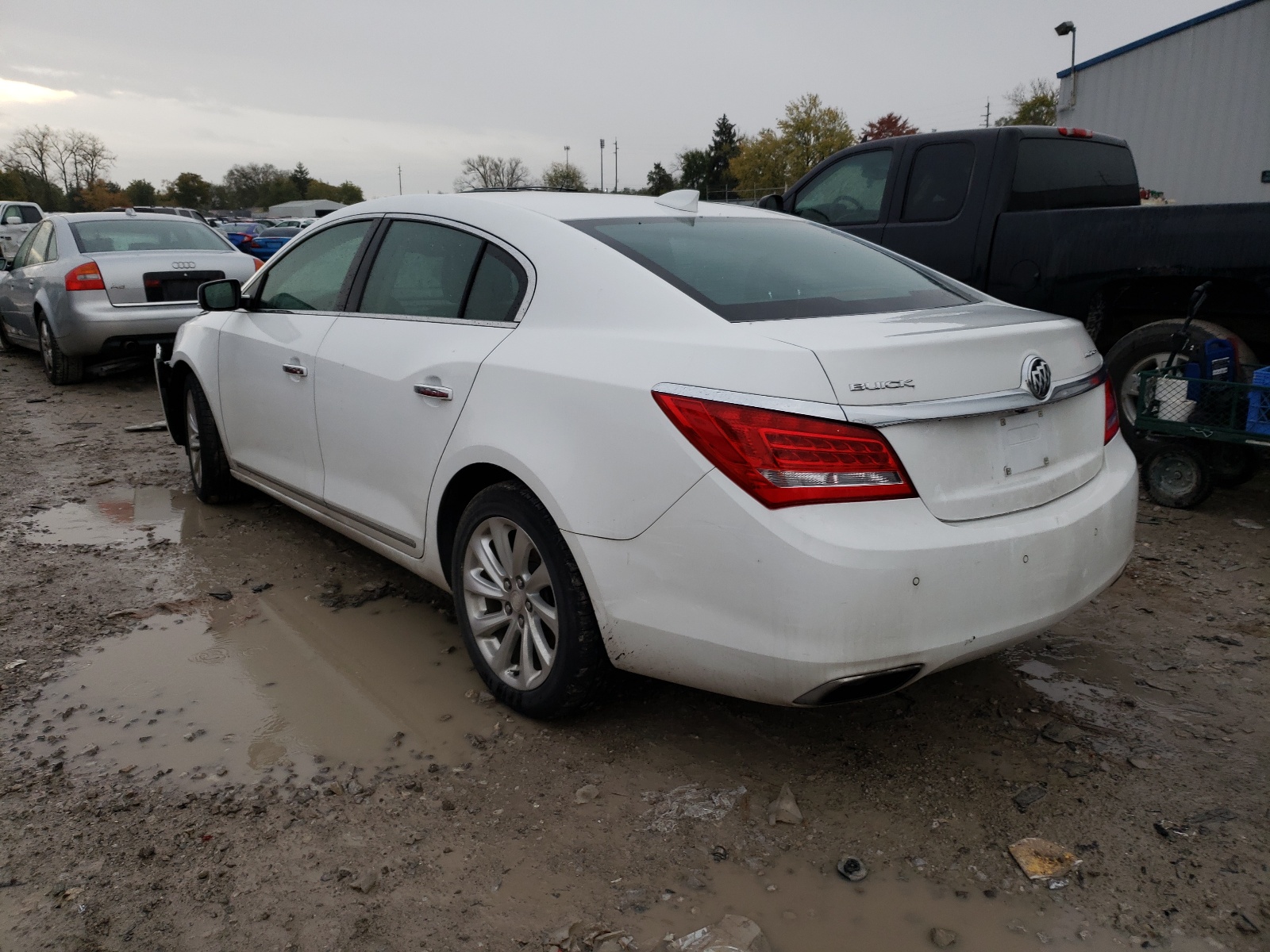 Фото 3 с аукциона – 2015 BUICK LACROSSE с VIN 1G4GB5G35FF188909