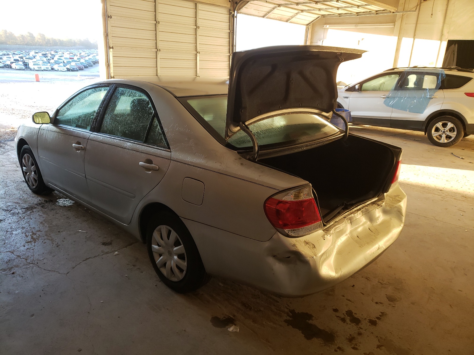 Photo 3 from auction – 2006 TOYOTA CAMRY LE with VIN 4T1BE32K06U726917