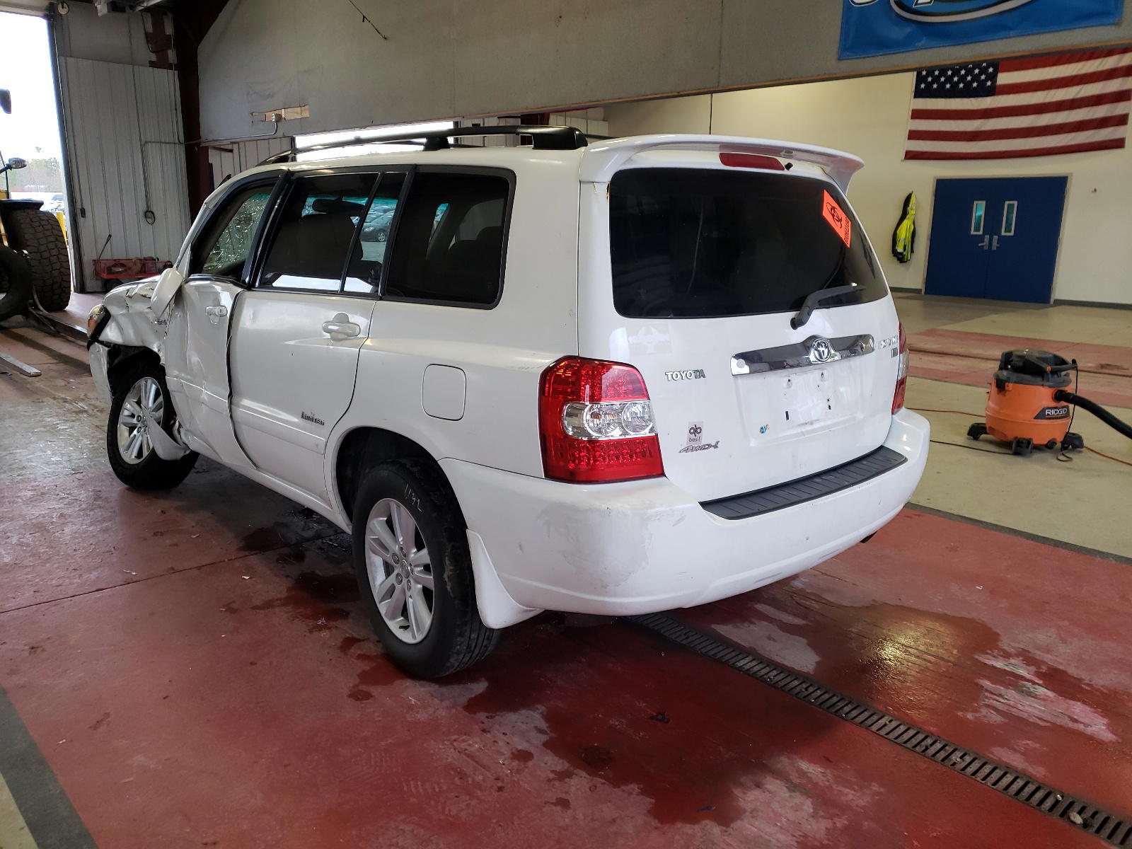 Photo 3 from auction – 2006 TOYOTA HIGHLANDER with VIN JTEEW21A060021863