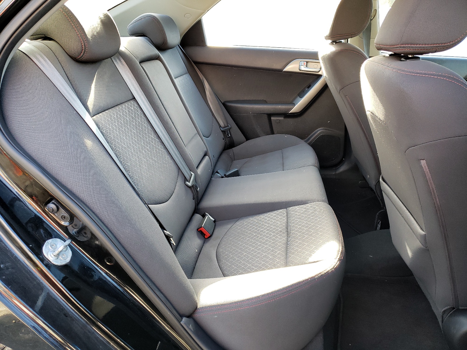 Photo 6 from auction – 2010 KIA FORTE SX with VIN KNAFW4A38A5079962
