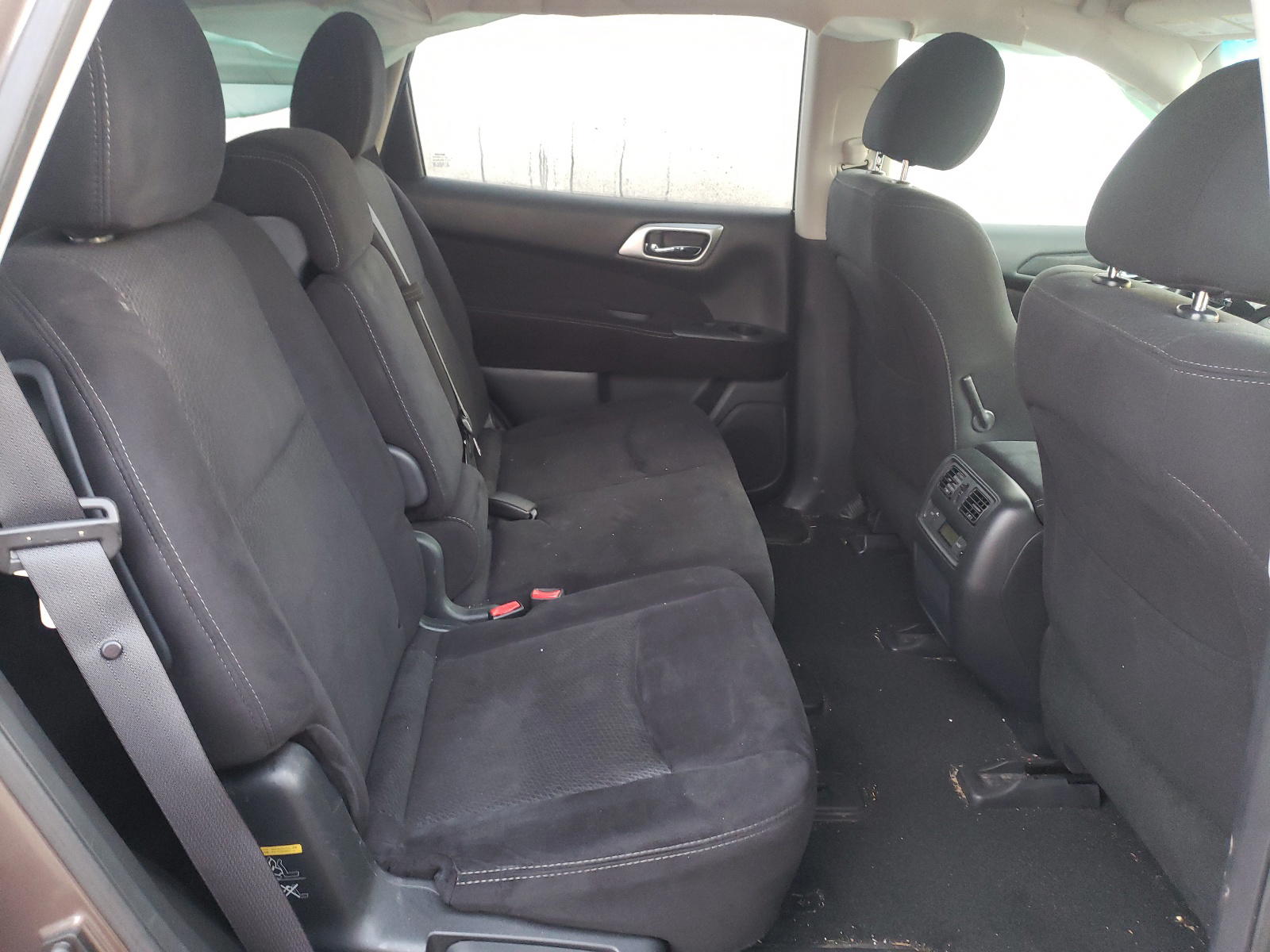 Photo 6 from auction – 2015 NISSAN PATHFINDER with VIN 5N1AR2MM8FC625624