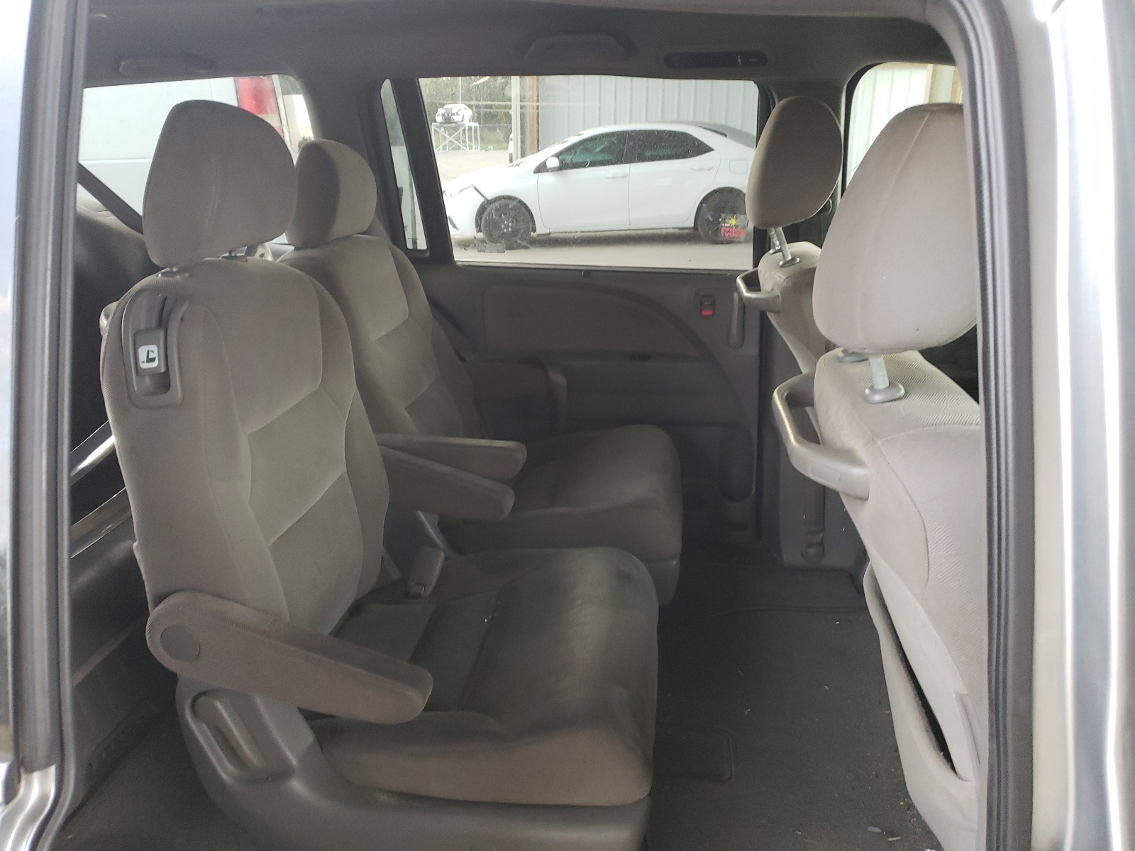 Photo 6 from auction – 2008 HONDA ODYSSEY EX with VIN 5FNRL38438B110156