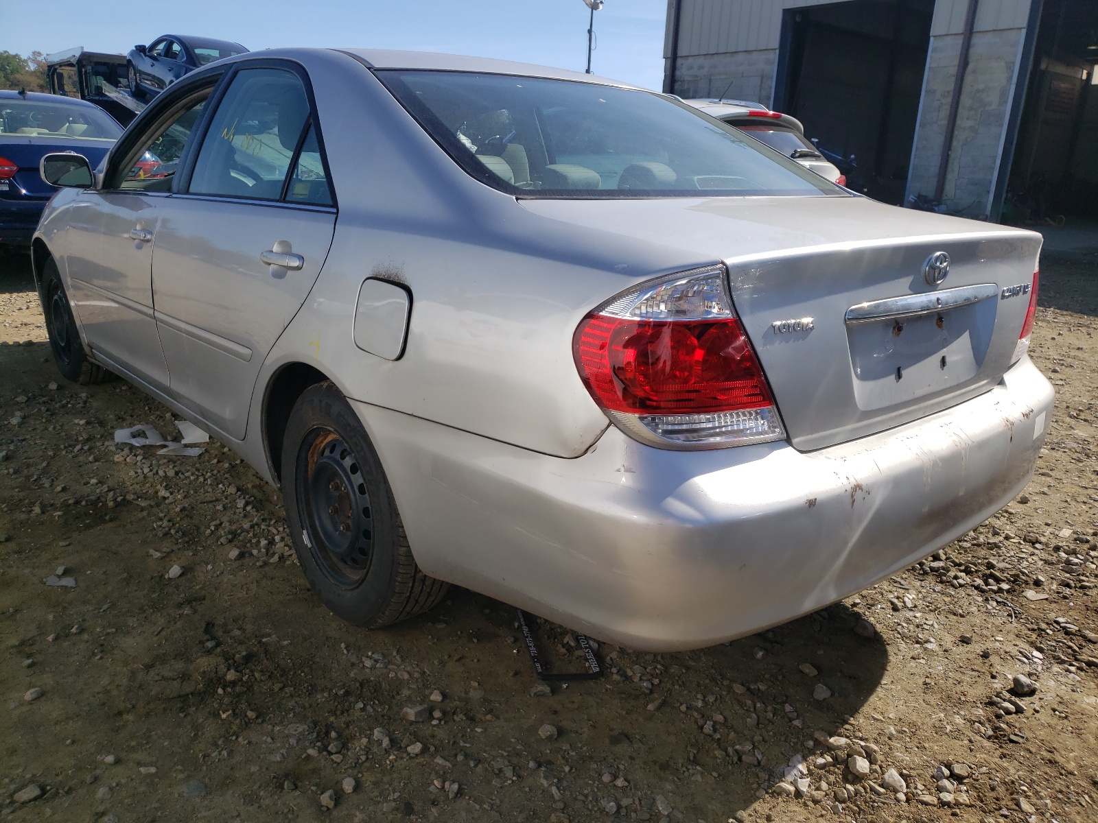 Photo 3 from auction – 2005 TOYOTA CAMRY LE with VIN 4T1BE32K65U102800