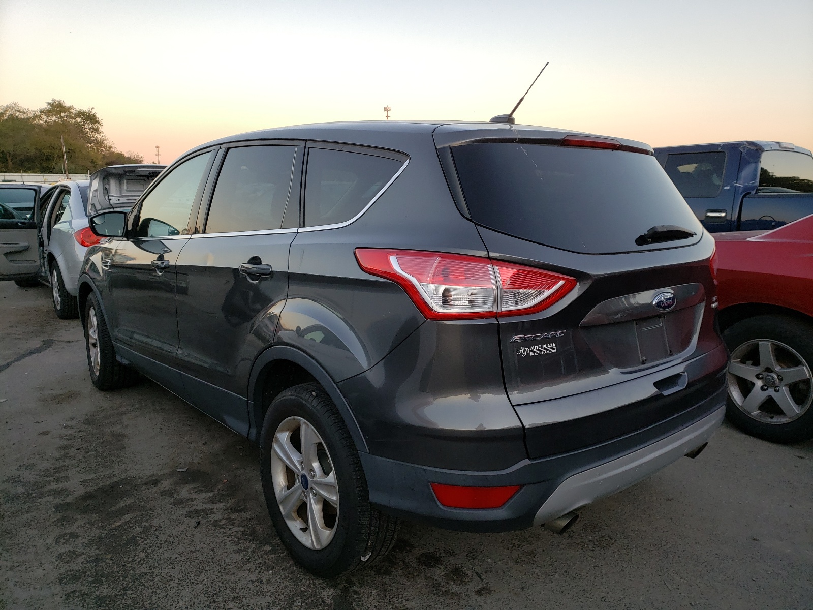 Photo 3 from auction – 2015 FORD ESCAPE SE with VIN 1FMCU9GX8FUB74324