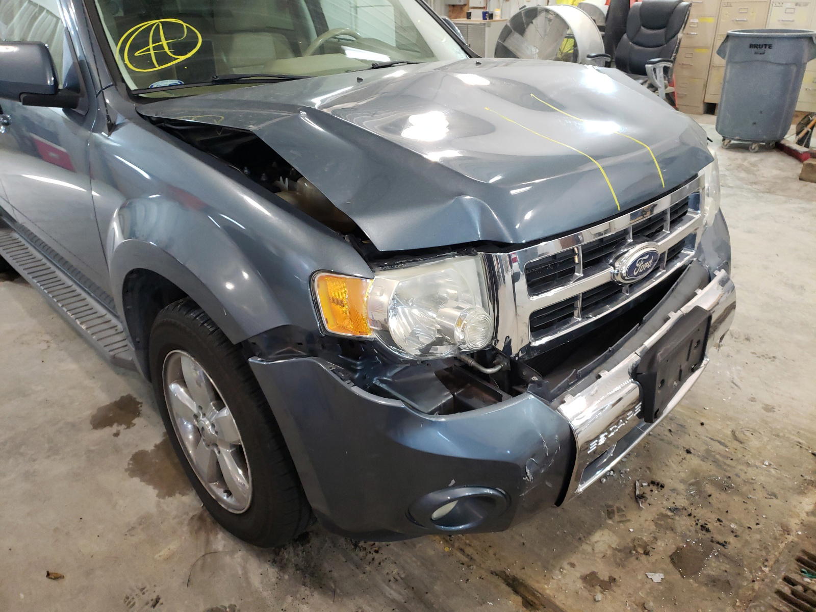 Photo 9 from auction – 2011 FORD ESCAPE LIM with VIN 1FMCU9EG4BKA55873