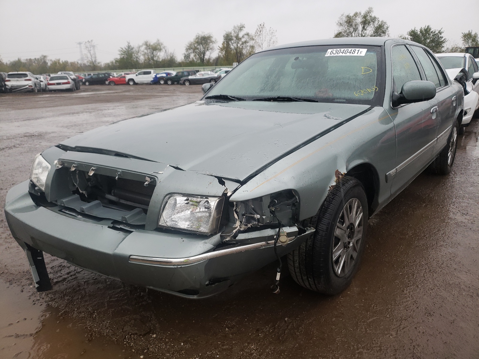 Photo 2 from auction – 2006 MERCURY GRAND MARQ with VIN 2MEFM74VX6X620103