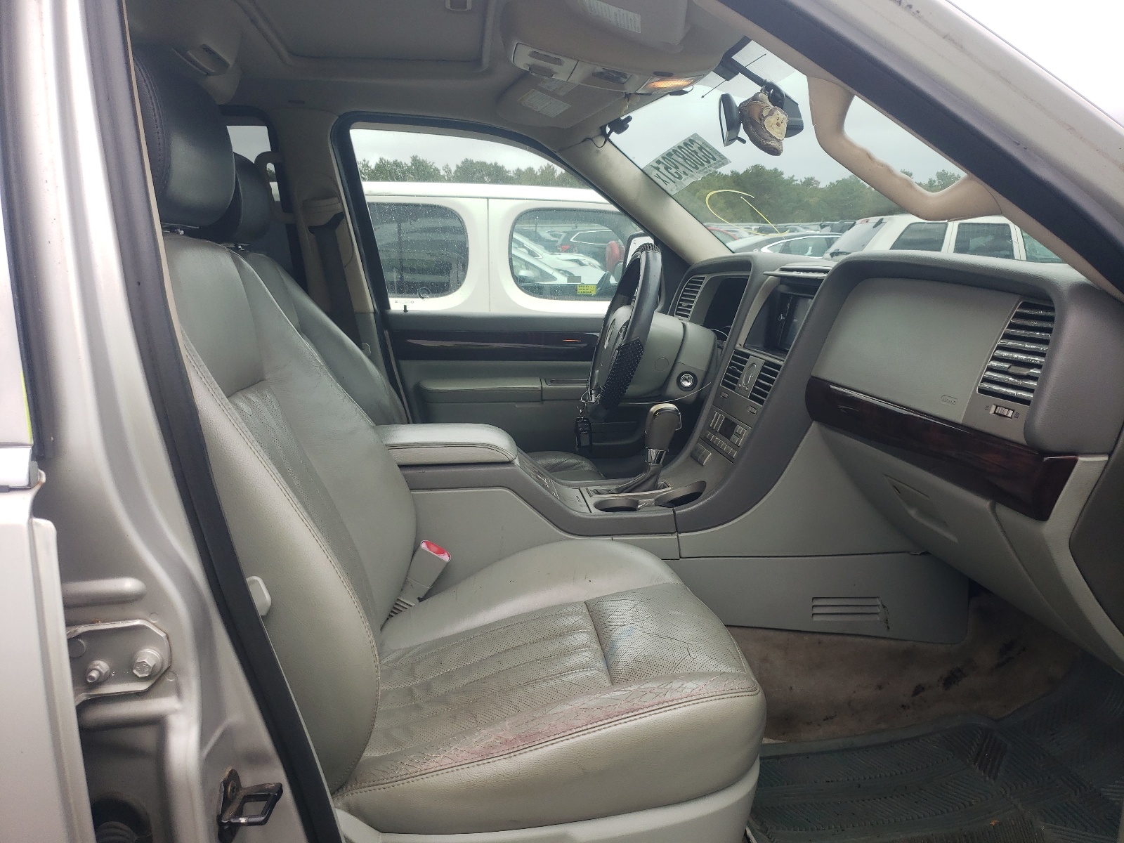 Photo 5 from auction – 2003 LINCOLN AVIATOR with VIN 5LMEU78H33ZJ28657