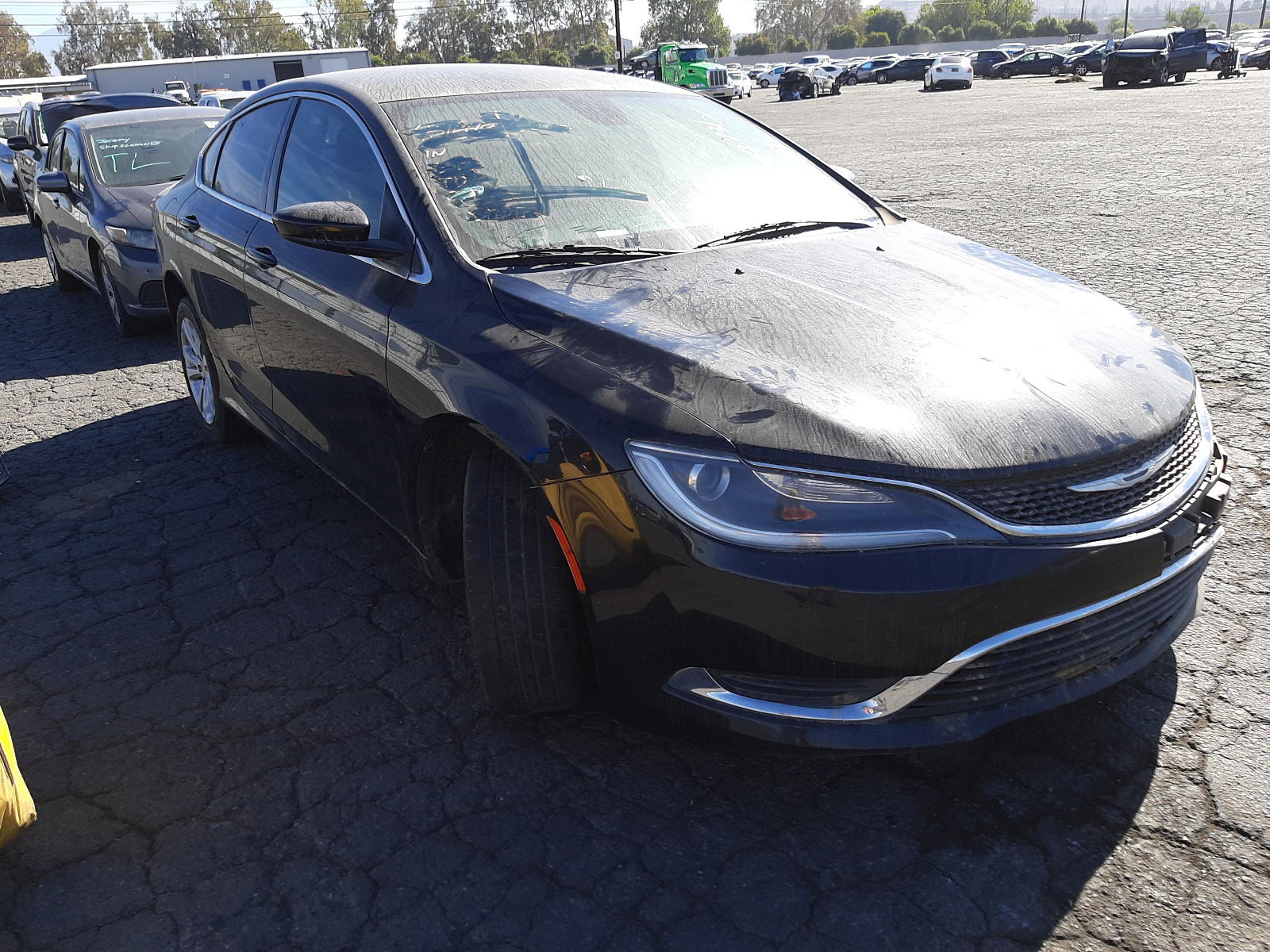 CHRYSLER 200 LIMITE 2015 with VIN 1C3CCCAB4FN633056 - Photo from auction