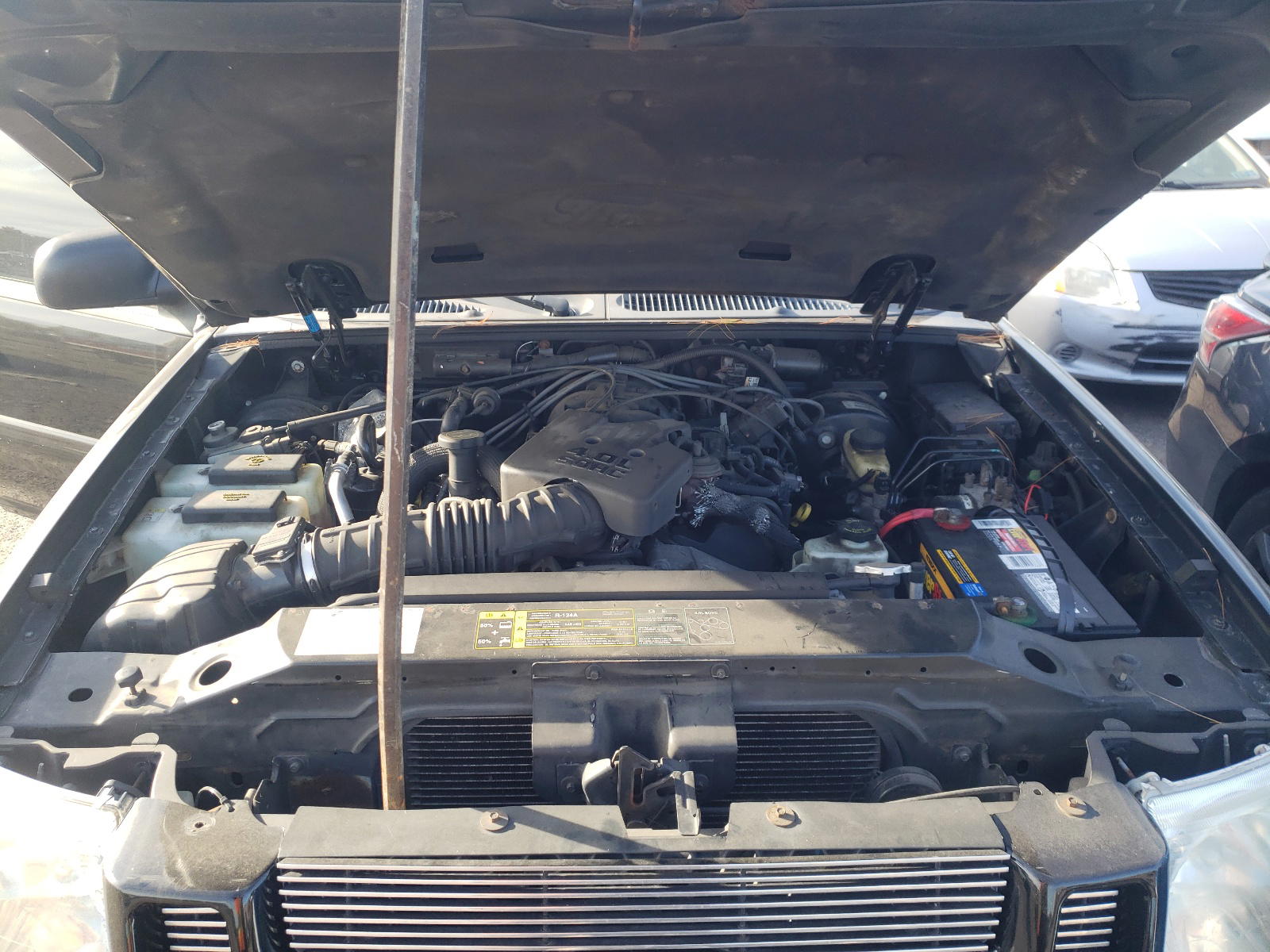 Photo 7 from auction – 2004 FORD EXPLORER S with VIN 1FMZU77K44UC27875