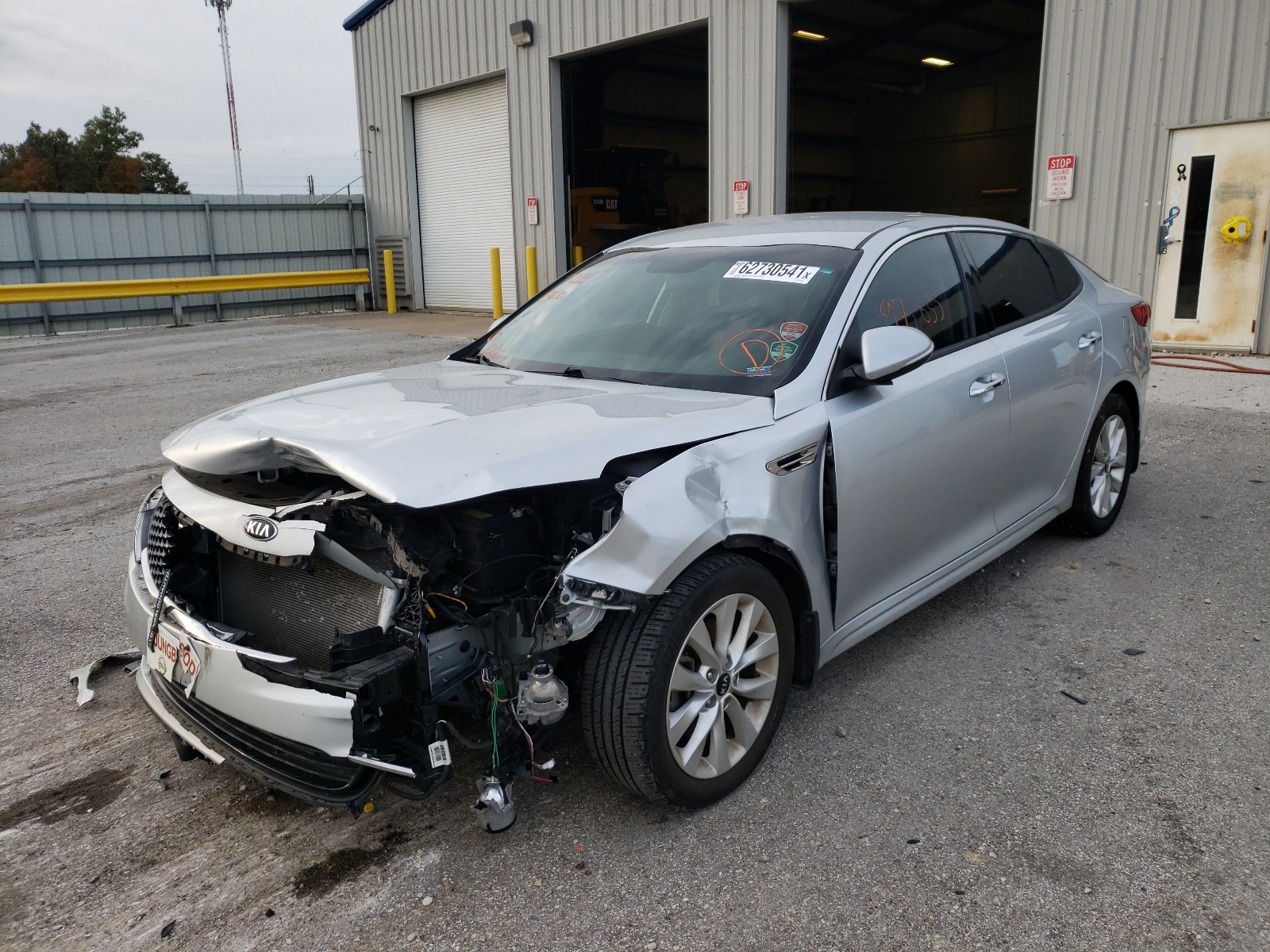 Zdjęcie 2 z aukcji – 2016 KIA OPTIMA EX z VIN 5XXGU4L30GG117862